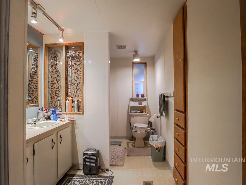 1500 W 7th St, Weiser, Idaho 83672, 3 Bedrooms, 2 Bathrooms, Residential For Sale, Price $75,000, 98931367