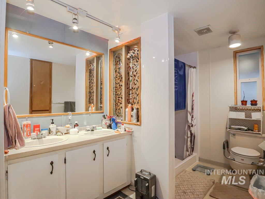 1500 W 7th St, Weiser, Idaho 83672, 3 Bedrooms, 2 Bathrooms, Residential For Sale, Price $75,000, 98931367