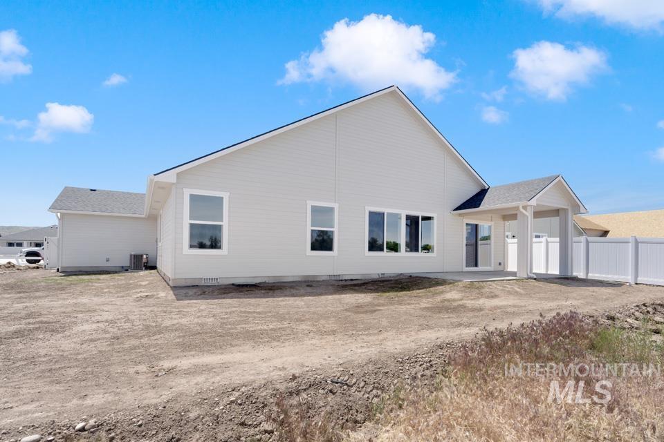 1668 Kayak Rd, Emmett, Idaho 83617, 4 Bedrooms, 3 Bathrooms, Residential For Sale, Price $499,999, 98931458