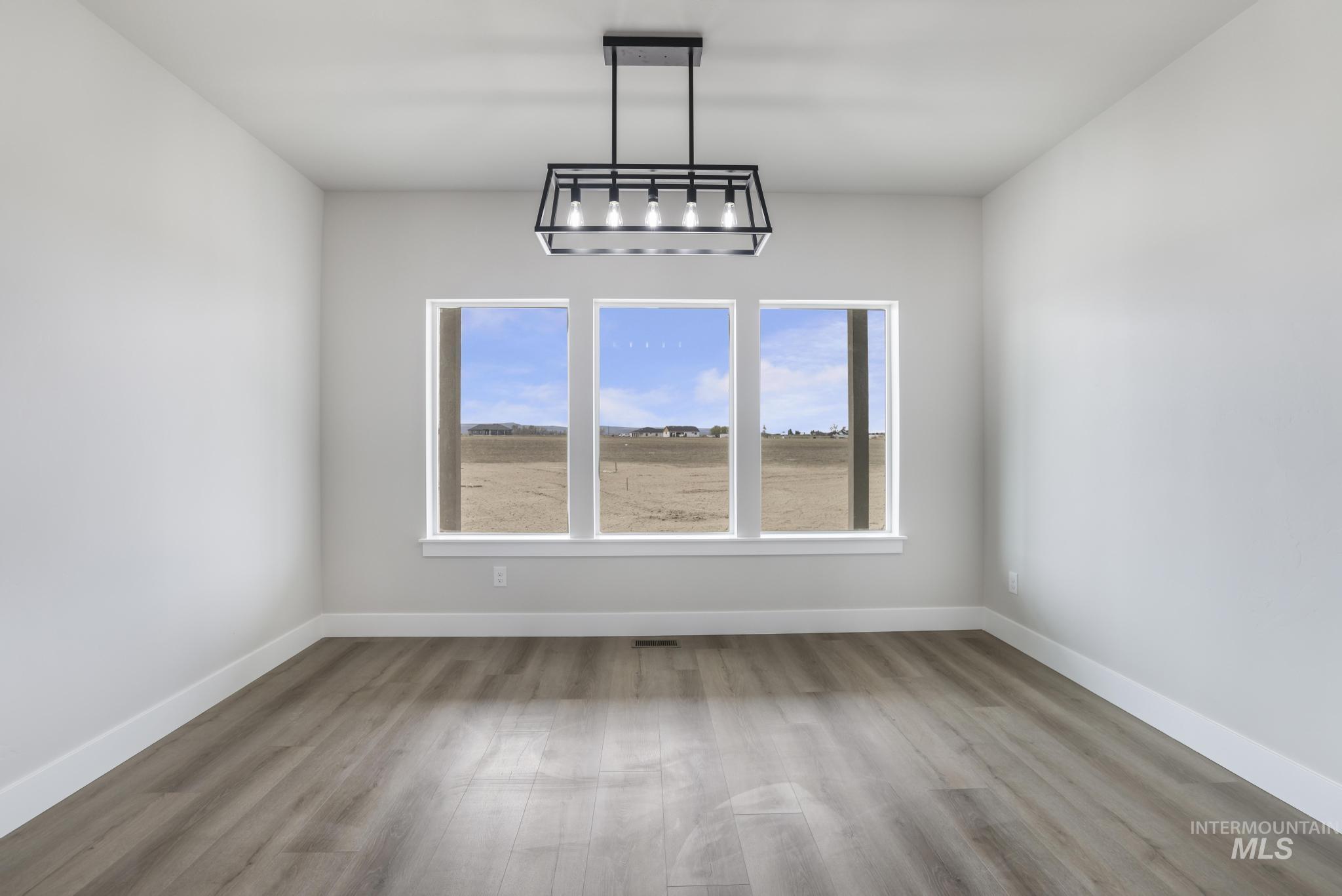 3677 E 3735 N, Kimberly, Idaho 83341, 4 Bedrooms, 2 Bathrooms, Residential For Sale, Price $649,900, 98931470