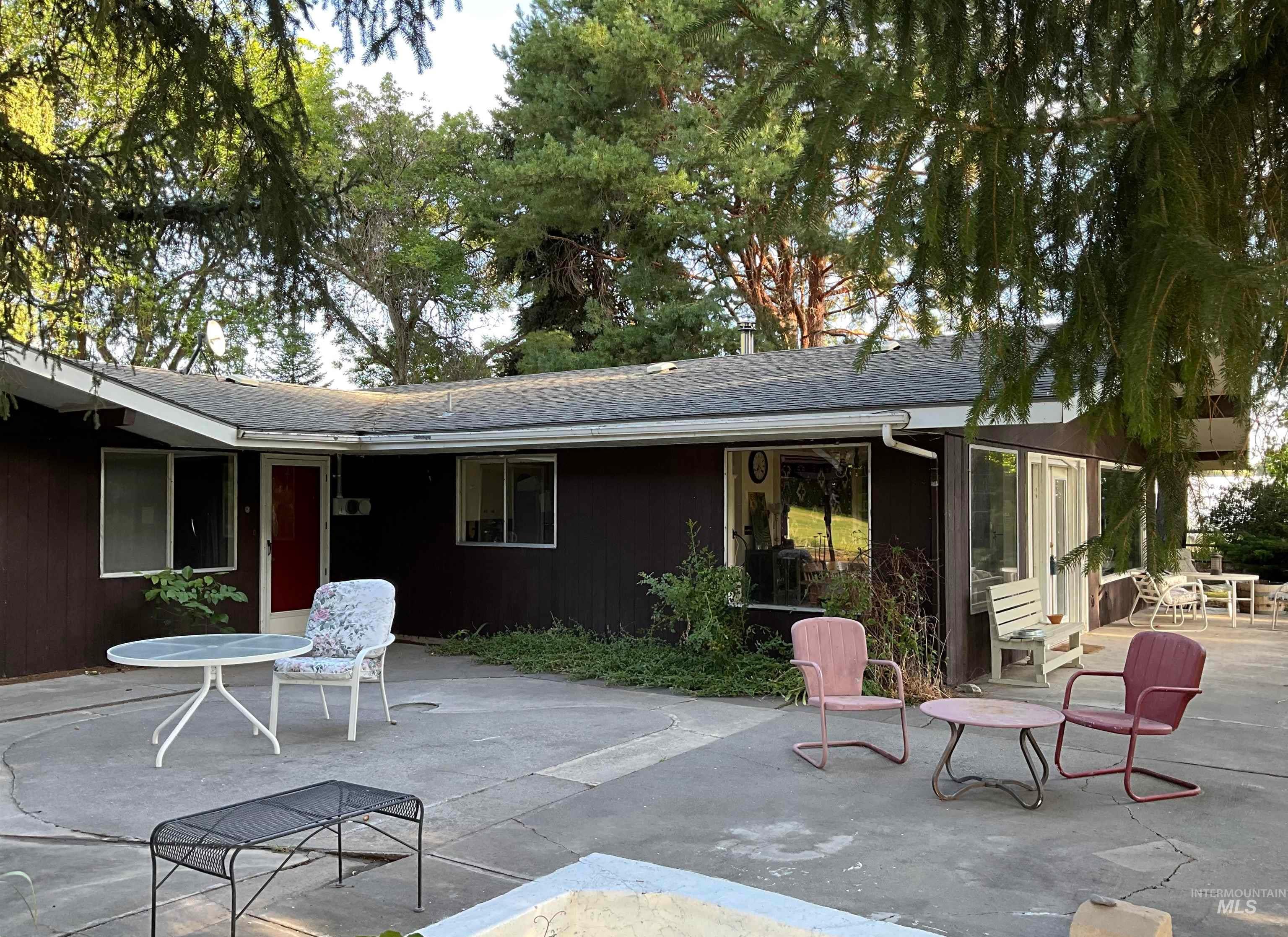 4778 River Road, Buhl, Idaho 83316, 2 Bedrooms, 1 Bathroom, Residential For Sale, Price $1,350,000, 98931714