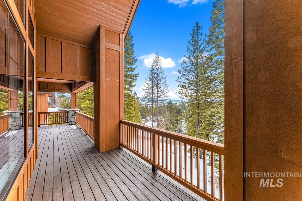 20 Haystack Ct, Donnelly, Idaho 83615, 4 Bedrooms, 4.5 Bathrooms, Residential For Sale, Price $2,499,000, 98932028