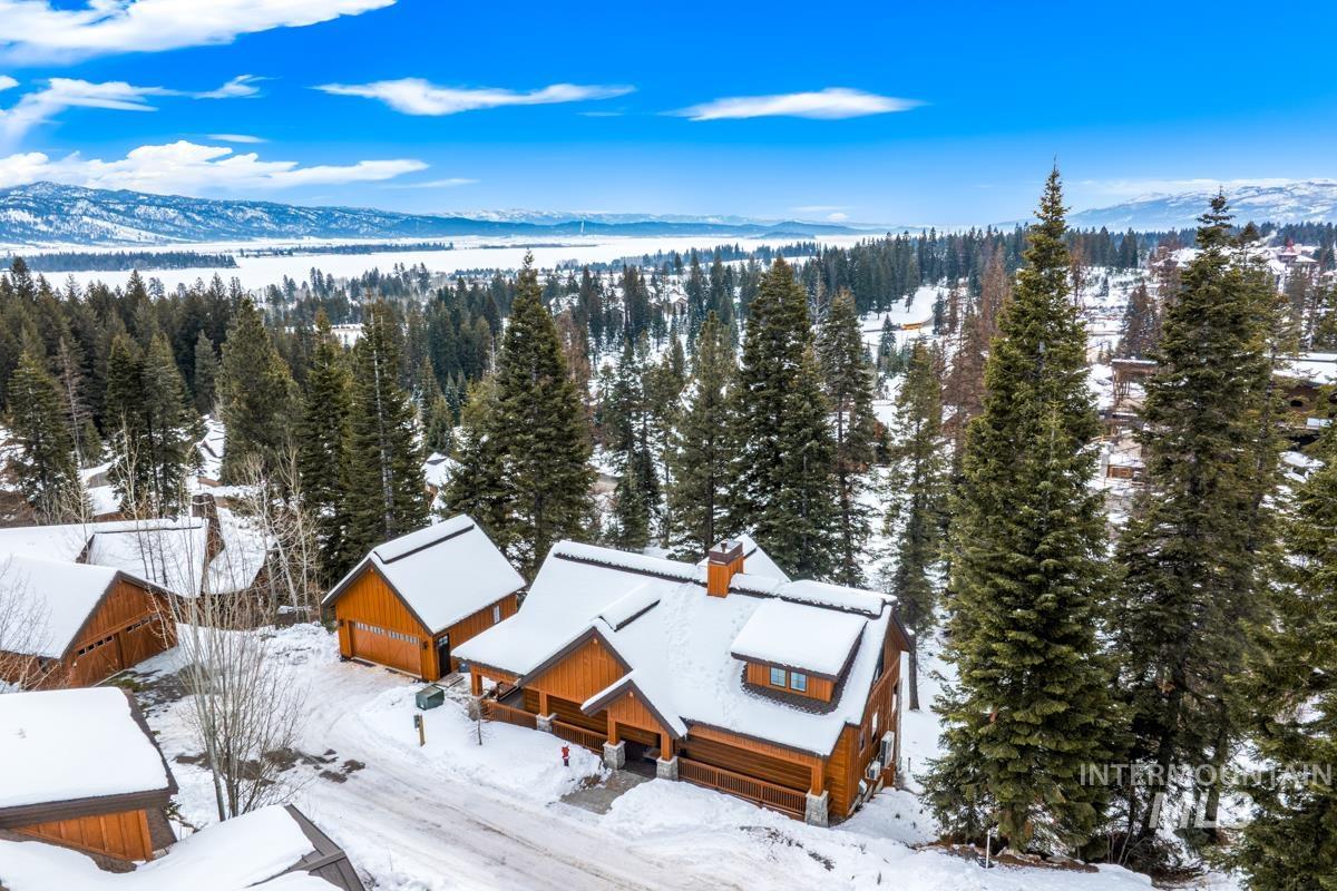 20 Haystack Ct, Donnelly, Idaho 83615, 4 Bedrooms, 4.5 Bathrooms, Residential For Sale, Price $2,499,000, 98932028