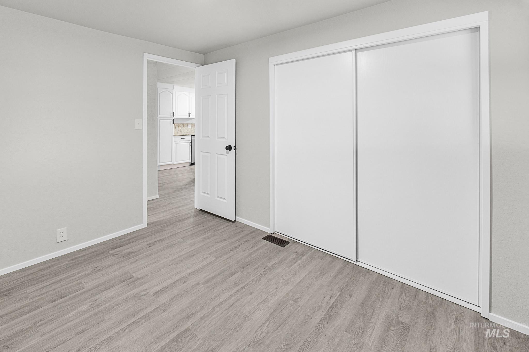 69 S Rose Circle, Meridian, Idaho 83642, 3 Bedrooms, 2 Bathrooms, Residential For Sale, Price $289,900,MLS 98932037