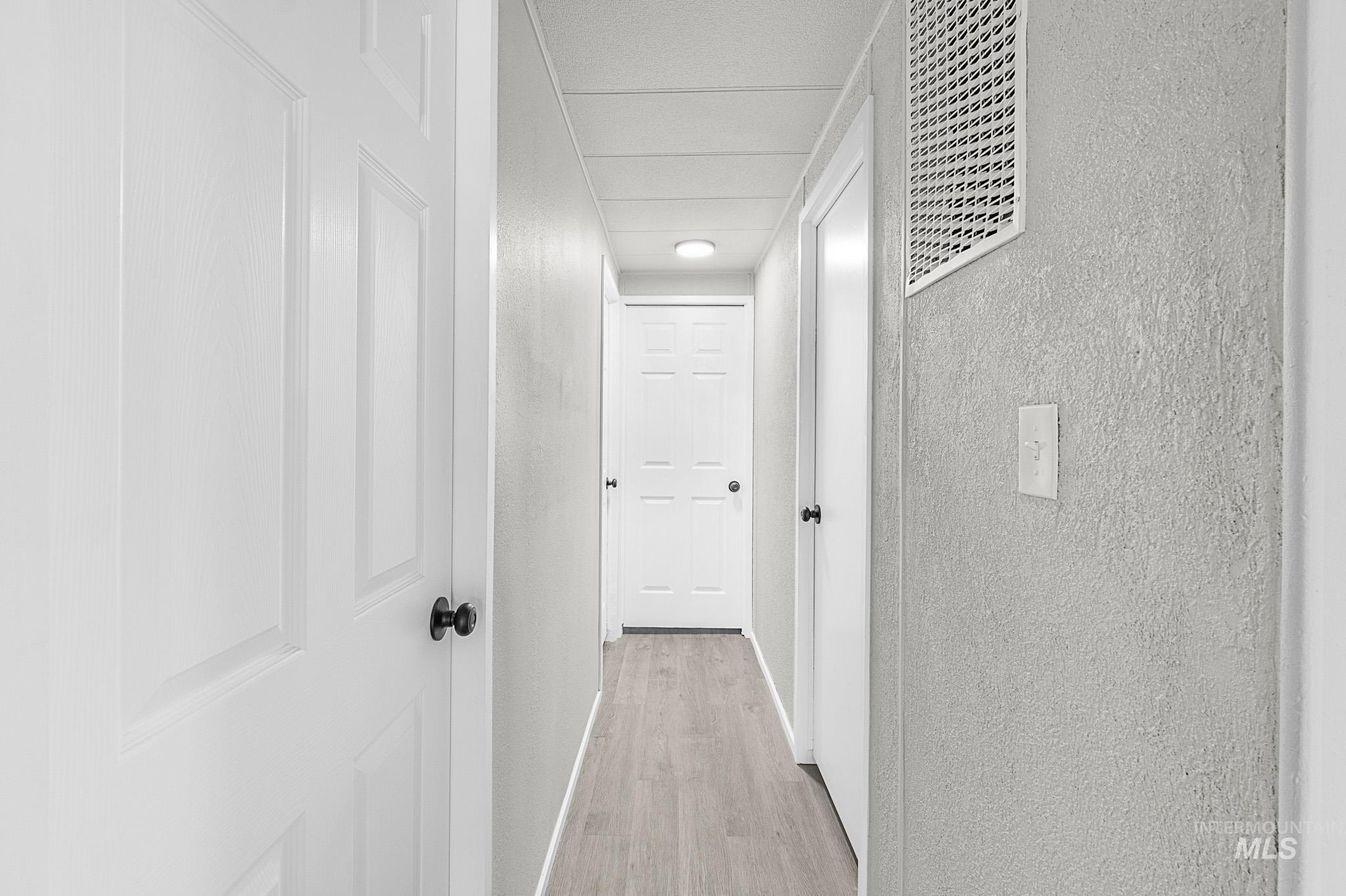 69 S Rose Circle, Meridian, Idaho 83642, 3 Bedrooms, 2 Bathrooms, Residential For Sale, Price $289,900,MLS 98932037