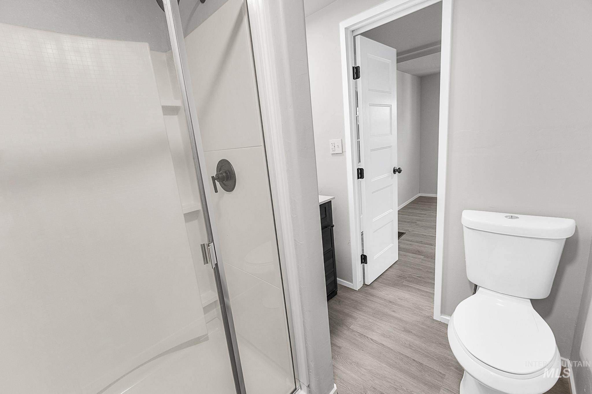 69 S Rose Circle, Meridian, Idaho 83642, 3 Bedrooms, 2 Bathrooms, Residential For Sale, Price $289,900,MLS 98932037