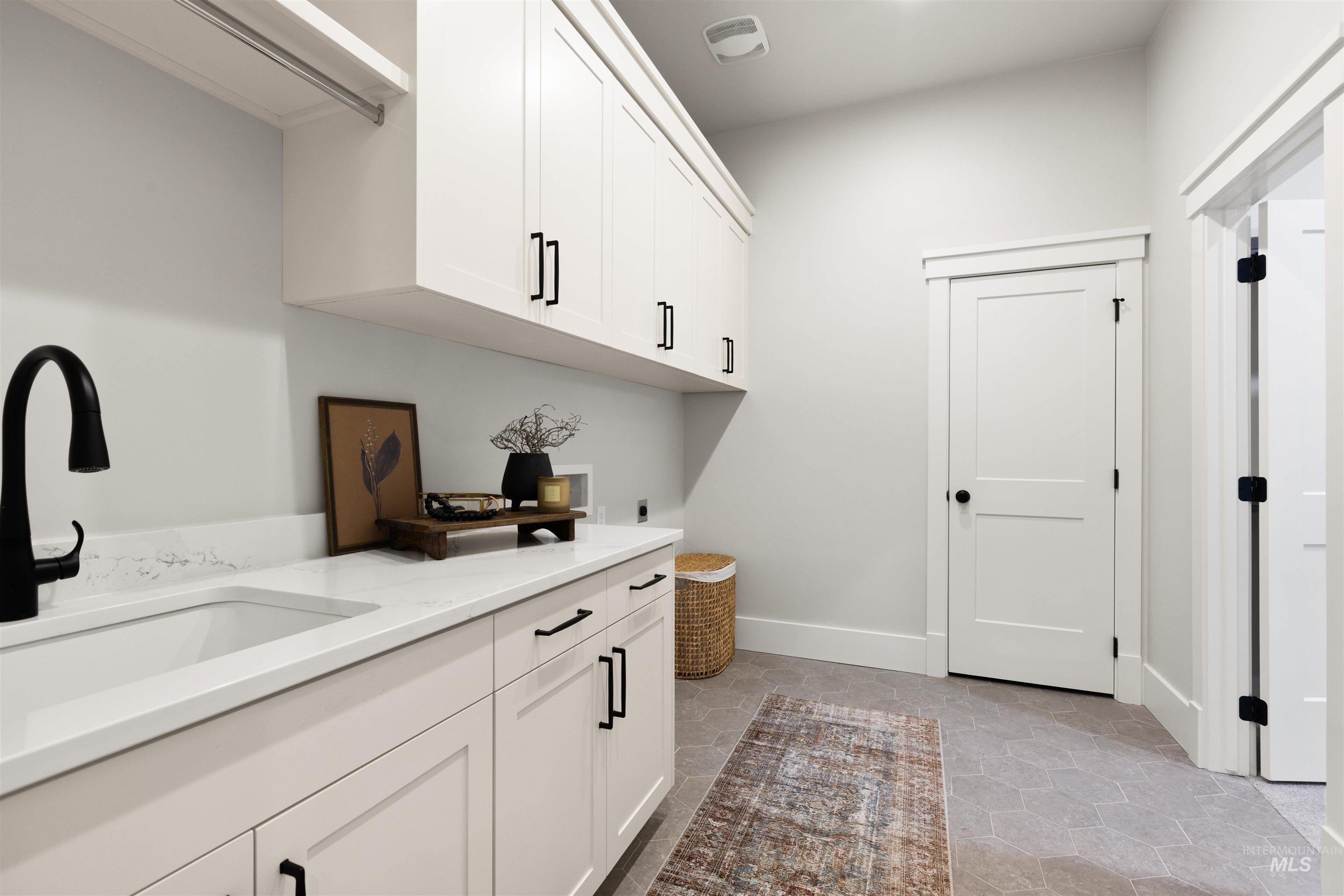 6608 S Mountaintop Way, Meridian, Idaho 83642, 3 Bedrooms, 2.5 Bathrooms, Residential For Sale, Price $849,777,MLS 98932271