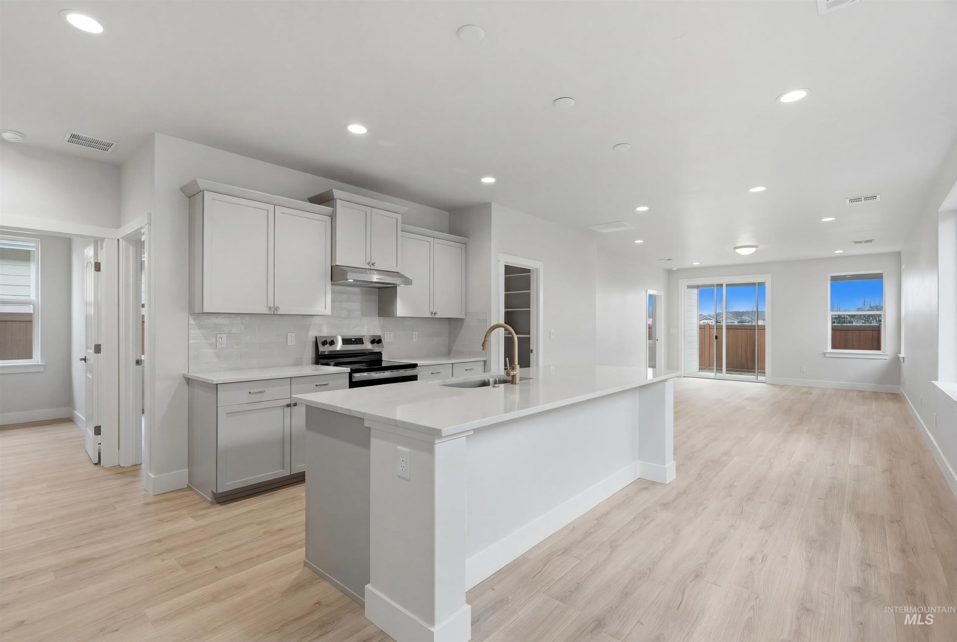 1415 E Prairiefire St, Meridian, Idaho 83646, 3 Bedrooms, 2 Bathrooms, Residential For Sale, Price $499,990,MLS 98932372