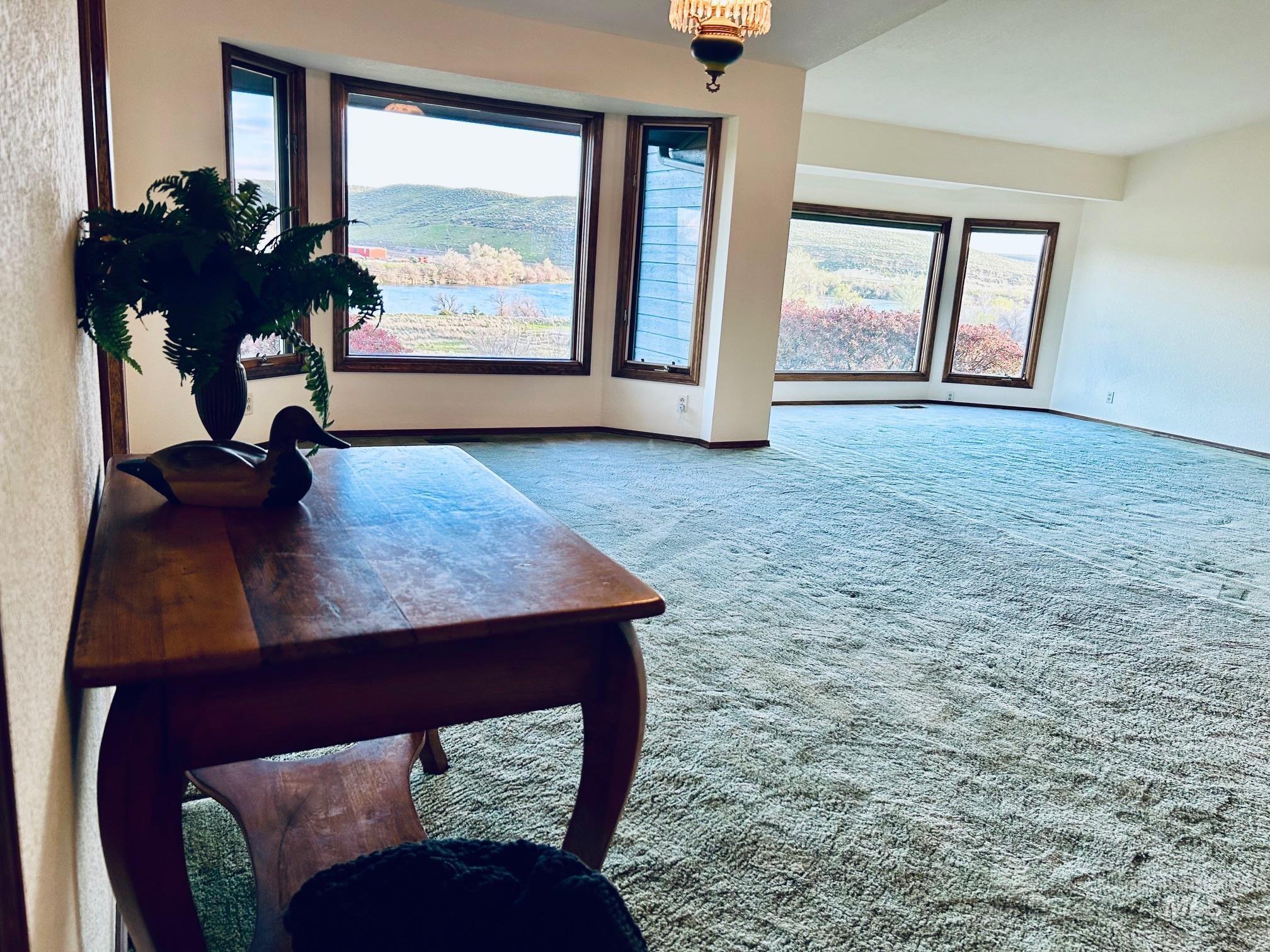 1185 E Cleveland, Glenns Ferry, Idaho 83623, 5 Bedrooms, 3.5 Bathrooms, Residential For Sale, Price $1,149,999,MLS 98932642