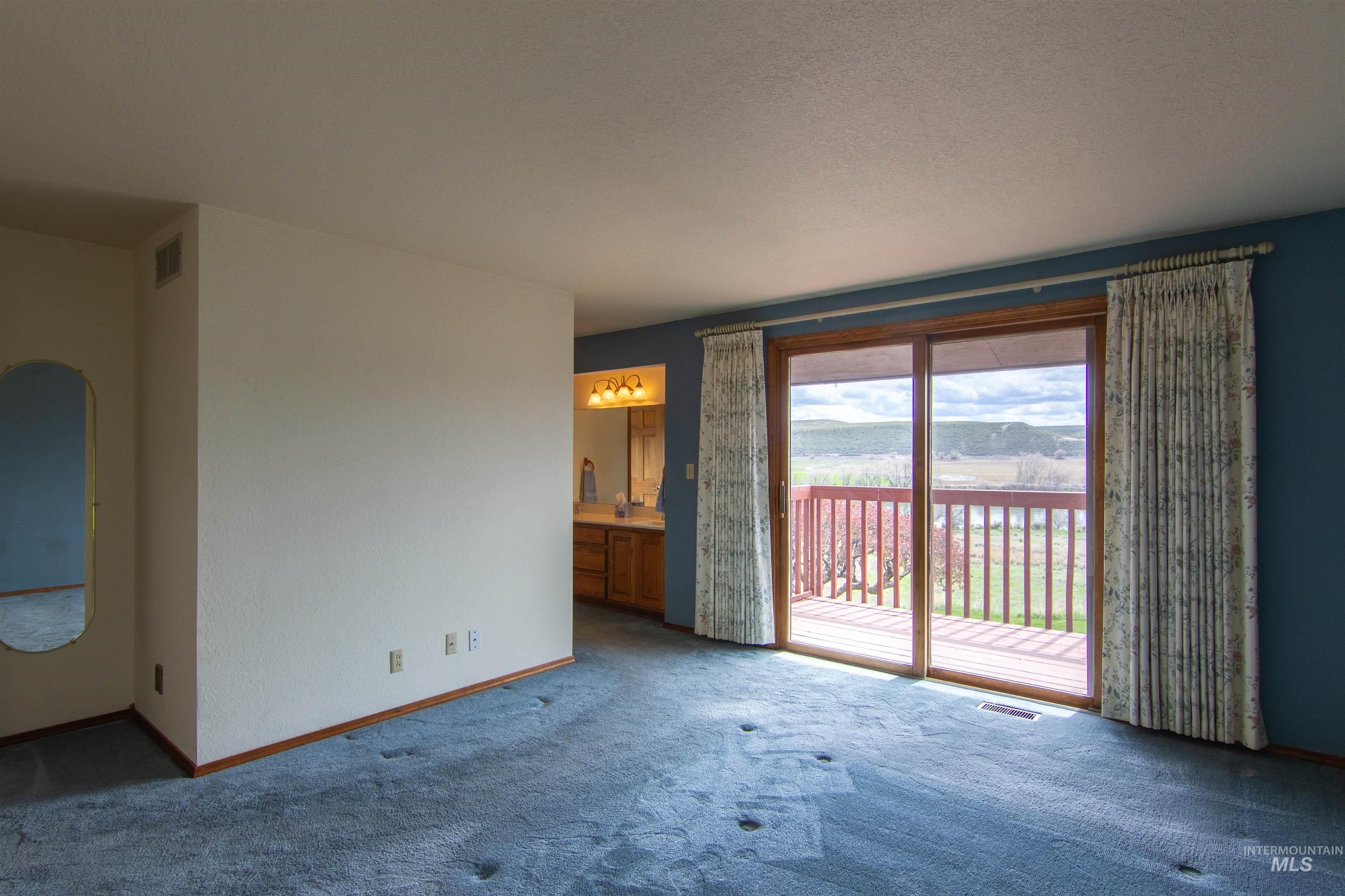 1185 E Cleveland, Glenns Ferry, Idaho 83623, 5 Bedrooms, 3.5 Bathrooms, Residential For Sale, Price $1,149,999,MLS 98932642