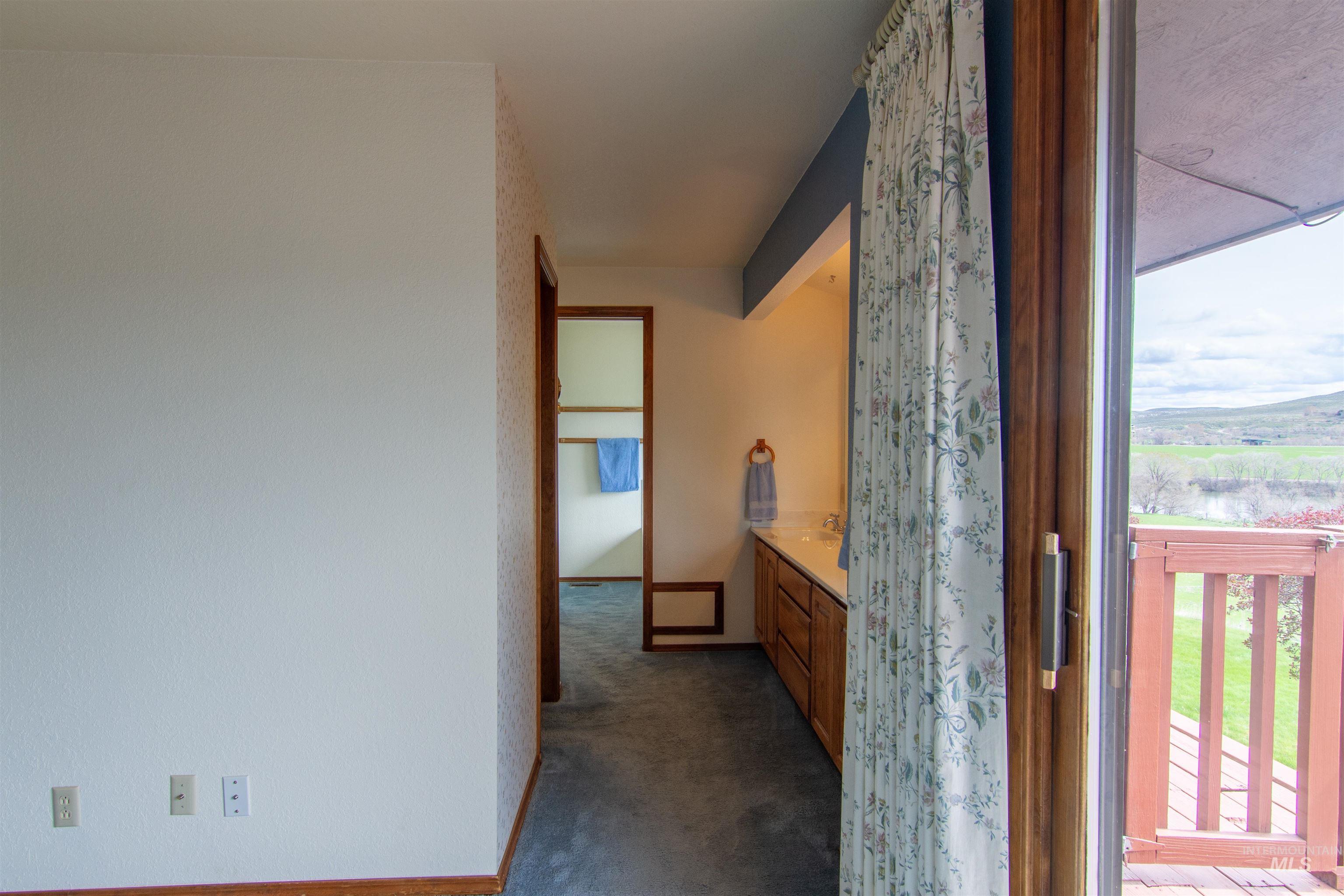 1185 E Cleveland, Glenns Ferry, Idaho 83623, 5 Bedrooms, 3.5 Bathrooms, Residential For Sale, Price $1,149,999,MLS 98932642