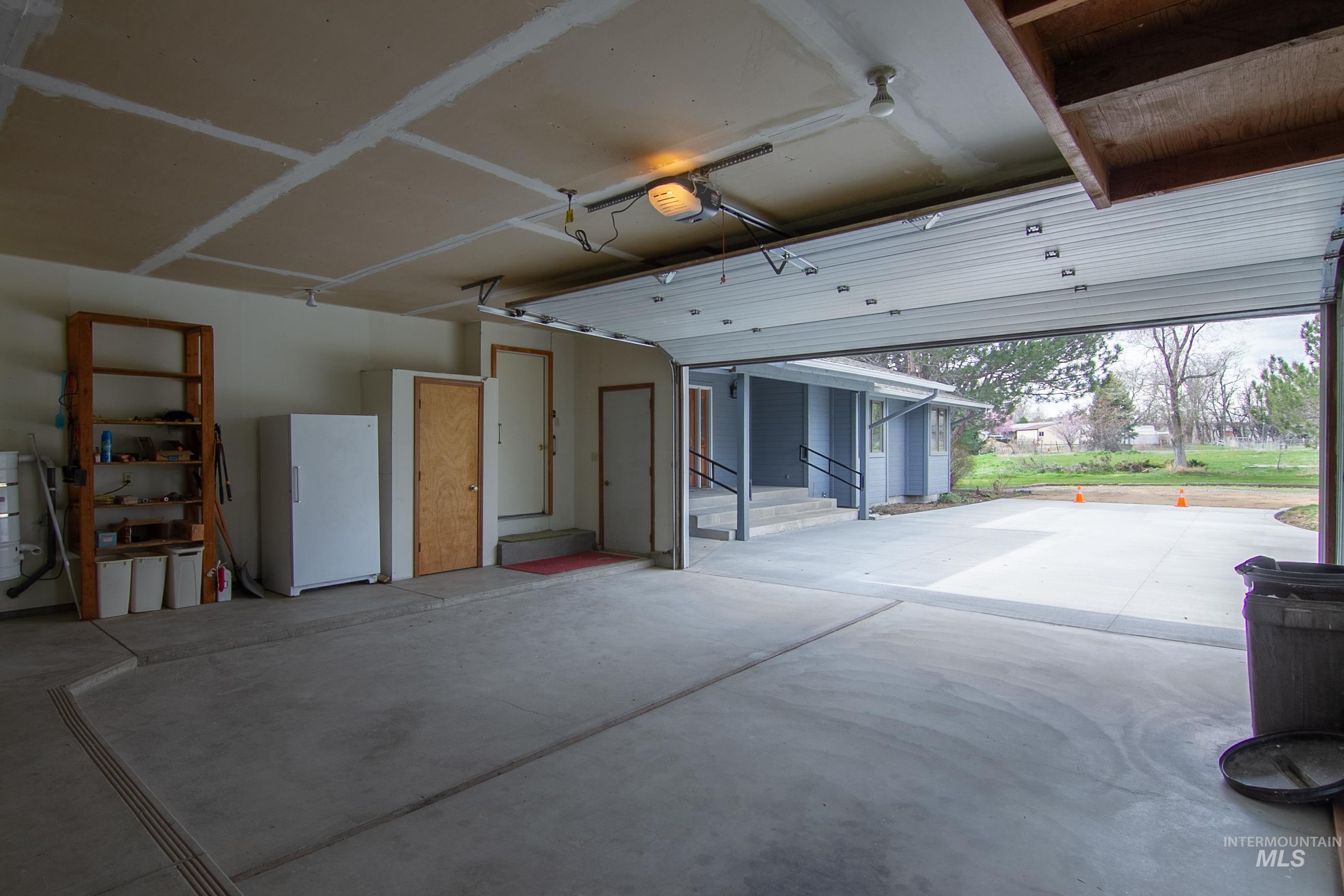 1185 E Cleveland, Glenns Ferry, Idaho 83623, 5 Bedrooms, 3.5 Bathrooms, Residential For Sale, Price $1,149,999,MLS 98932642