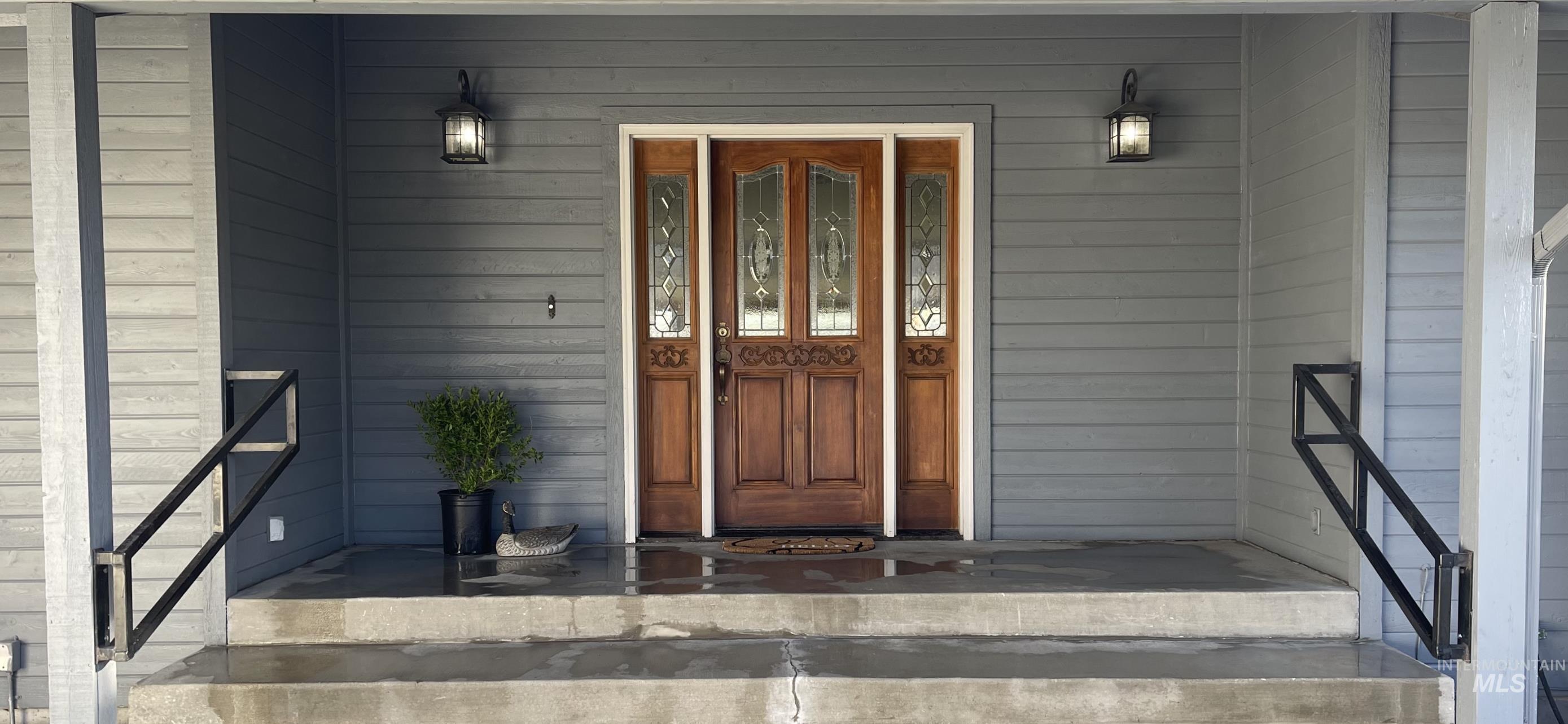 1185 E Cleveland, Glenns Ferry, Idaho 83623, 5 Bedrooms, 3.5 Bathrooms, Residential For Sale, Price $1,149,999,MLS 98932642