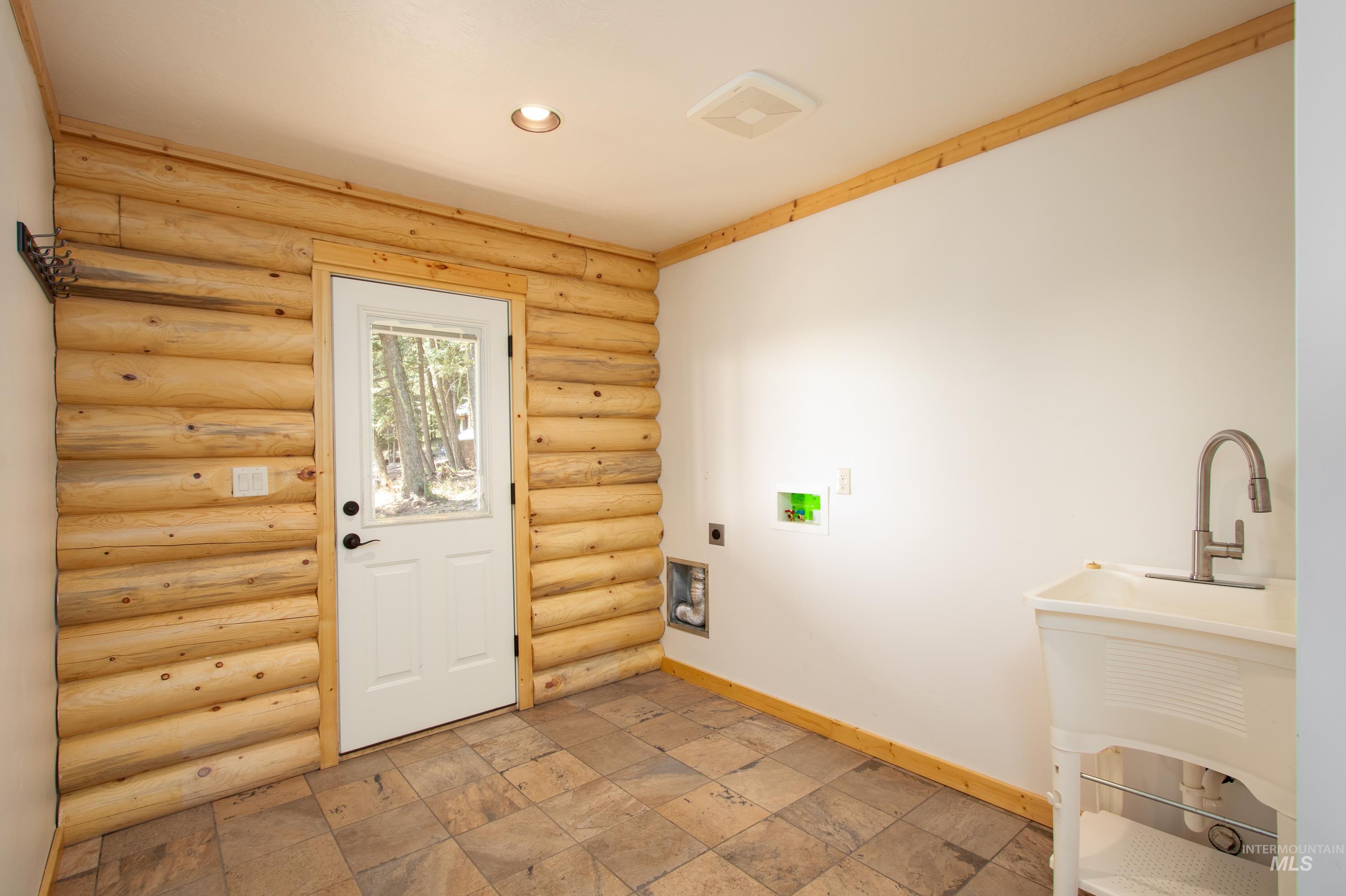 1539 West Mountain Rd, Donnelly, Idaho 83615, 3 Bedrooms, 2.5 Bathrooms, Residential For Sale, Price $1,350,000, 98932924