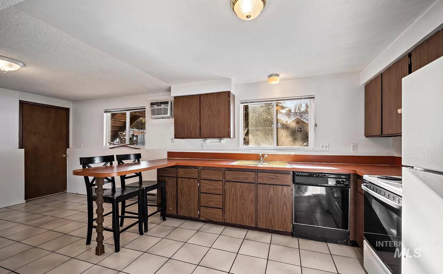 1724 & 1726 W Annett Circle, Boise, Idaho 83705, 2 Bedrooms, 1 Bathroom, Residential Income For Sale, Price $520,000, 98933057