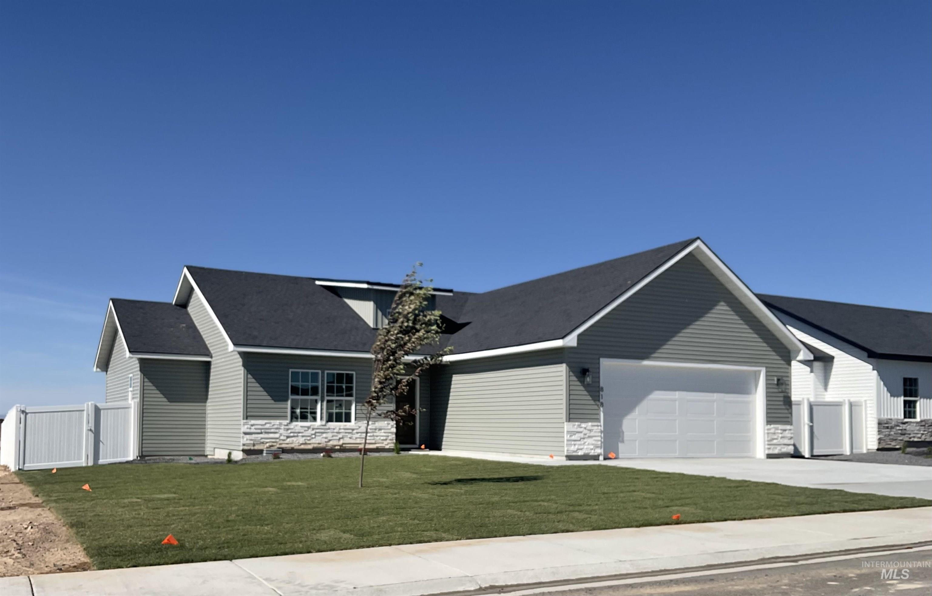 818 23rd Ave E, Jerome, Idaho 83338, 3 Bedrooms, 2 Bathrooms, Residential For Sale, Price $419,900,MLS 98933175