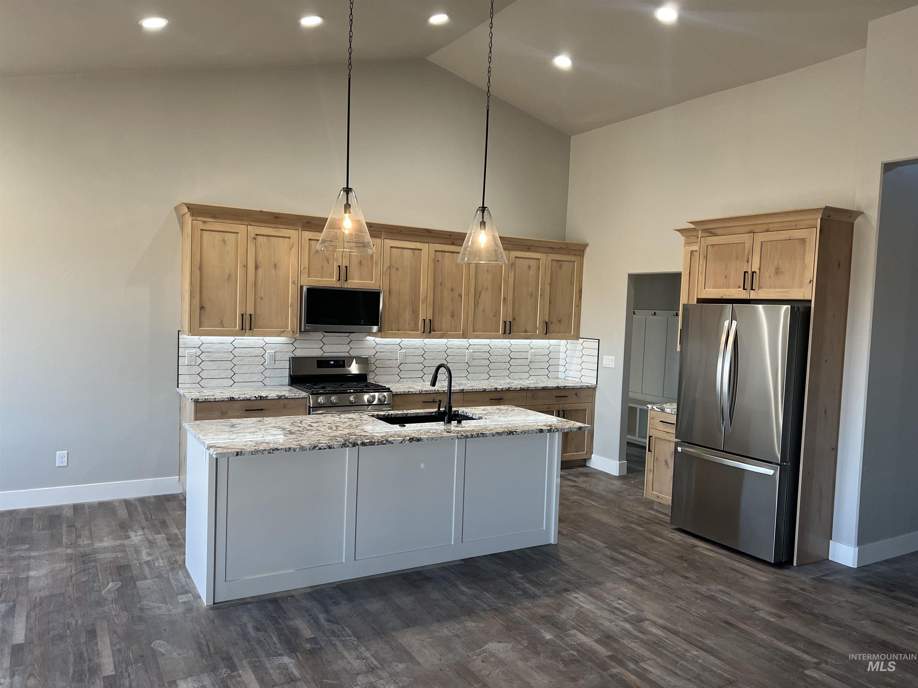 818 23rd Ave E, Jerome, Idaho 83338, 3 Bedrooms, 2 Bathrooms, Residential For Sale, Price $404,900,MLS 98933175