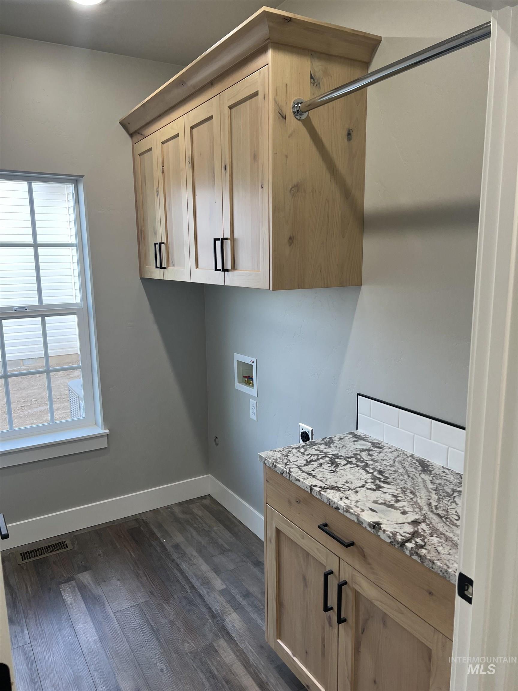 818 23rd Ave E, Jerome, Idaho 83338, 3 Bedrooms, 2 Bathrooms, Residential For Sale, Price $404,900,MLS 98933175