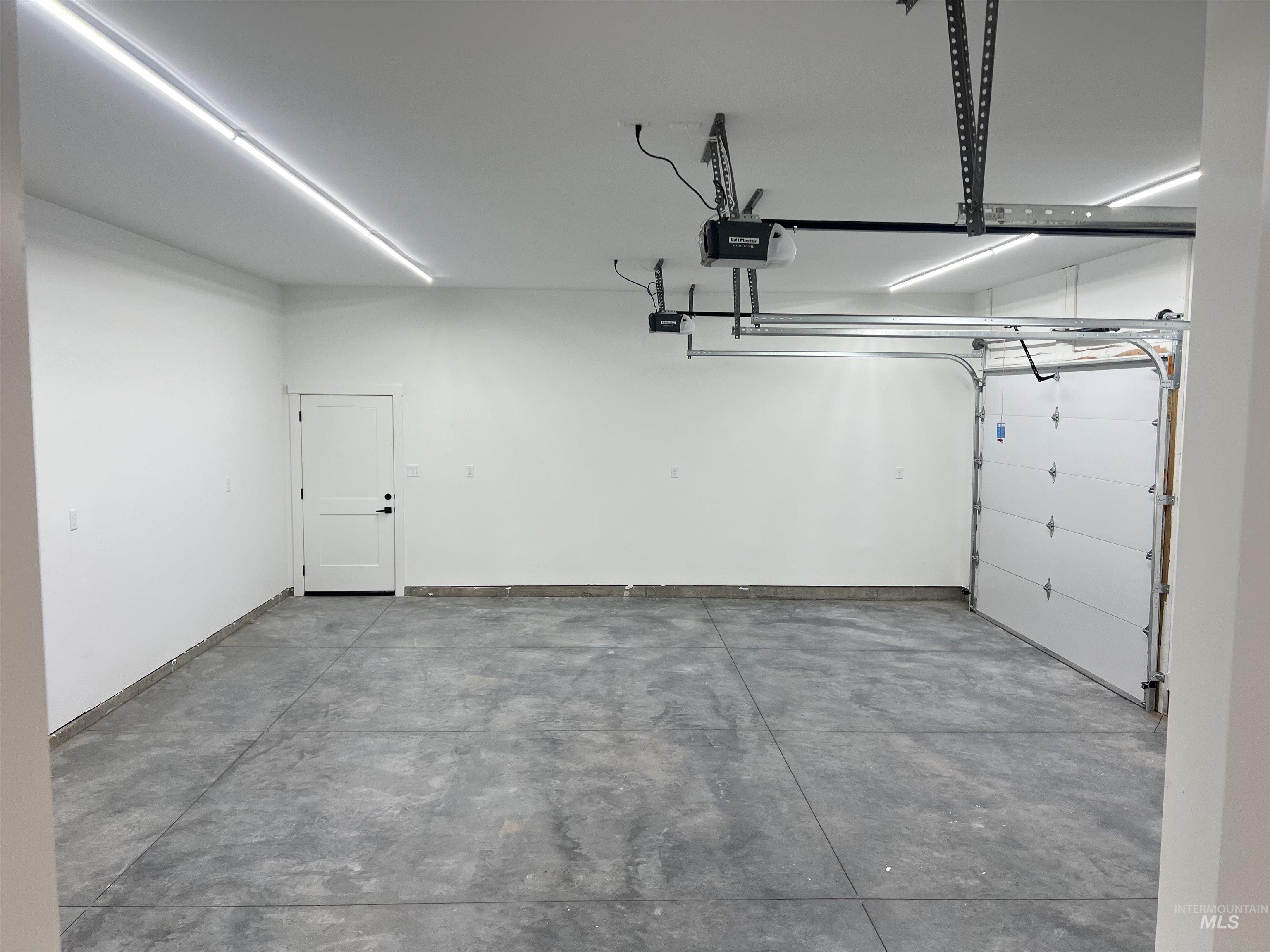 822 23rd Ave E, Jerome, Idaho 83338, 3 Bedrooms, 2.5 Bathrooms, Residential For Sale, Price $409,000,MLS 98933178