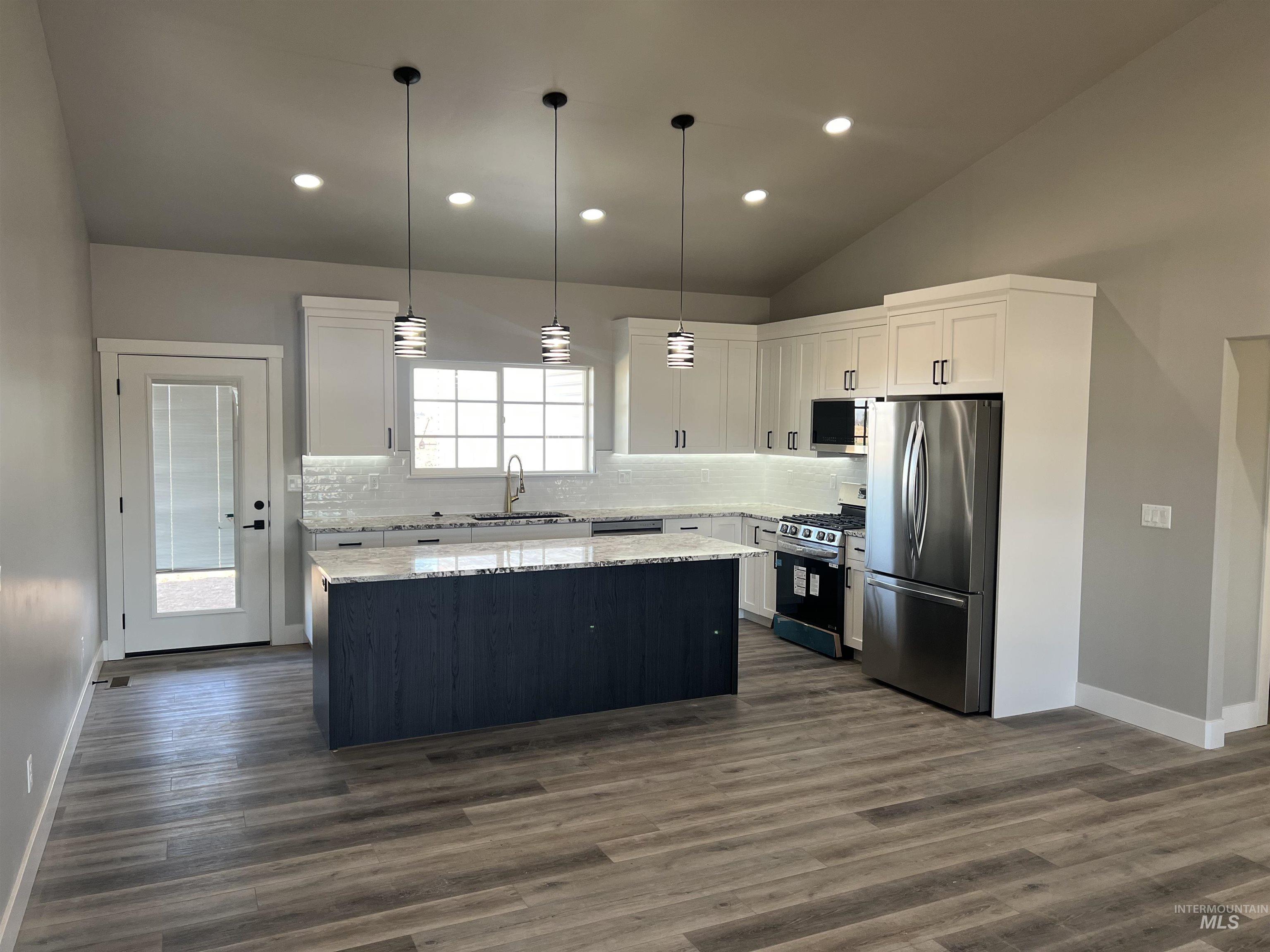 822 23rd Ave E, Jerome, Idaho 83338, 3 Bedrooms, 2.5 Bathrooms, Residential For Sale, Price $409,000,MLS 98933178