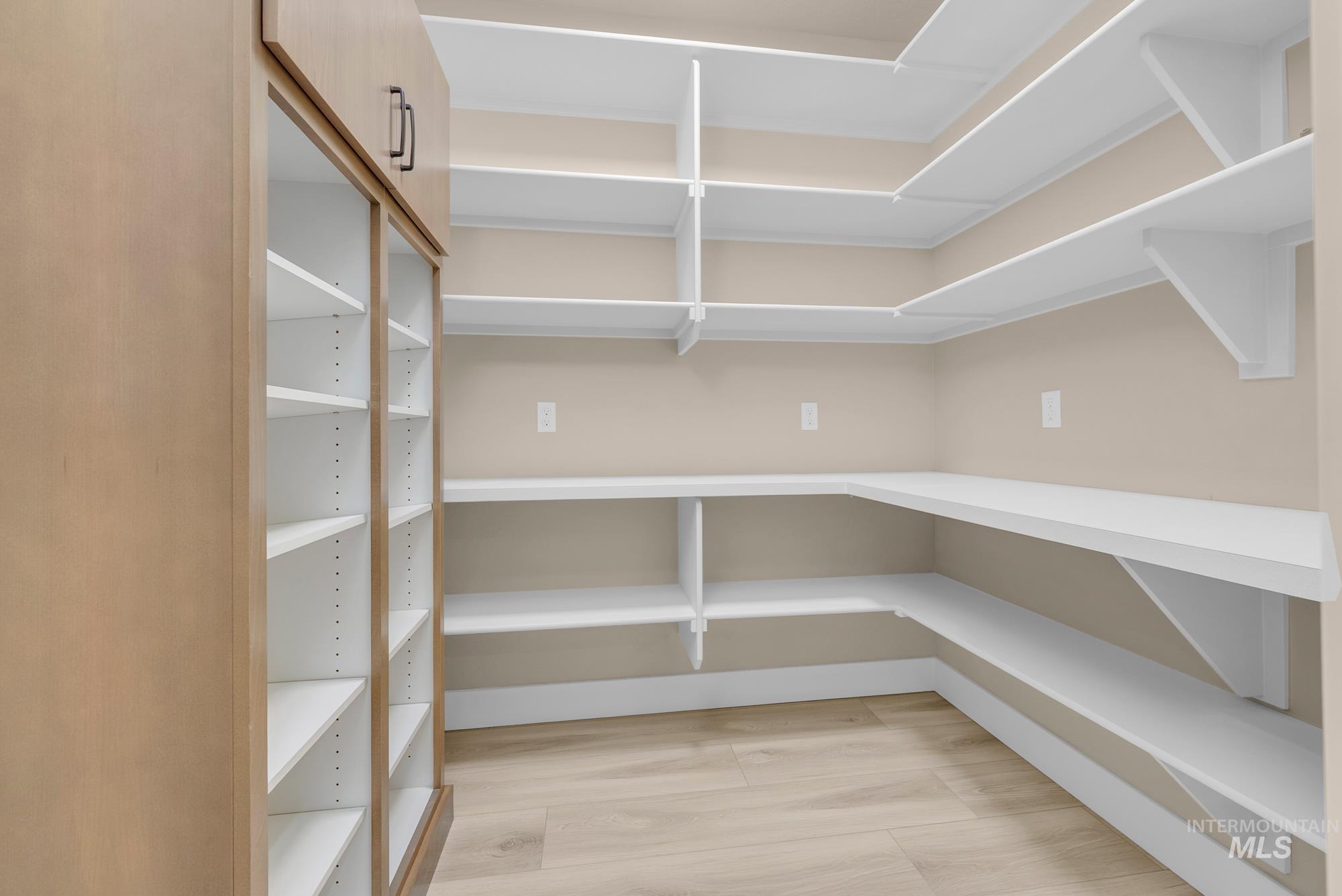 24959 Belgian Way, Middleton, Idaho 83644, 4 Bedrooms, 3.5 Bathrooms, Residential For Sale, Price $1,100,000,MLS 98933562