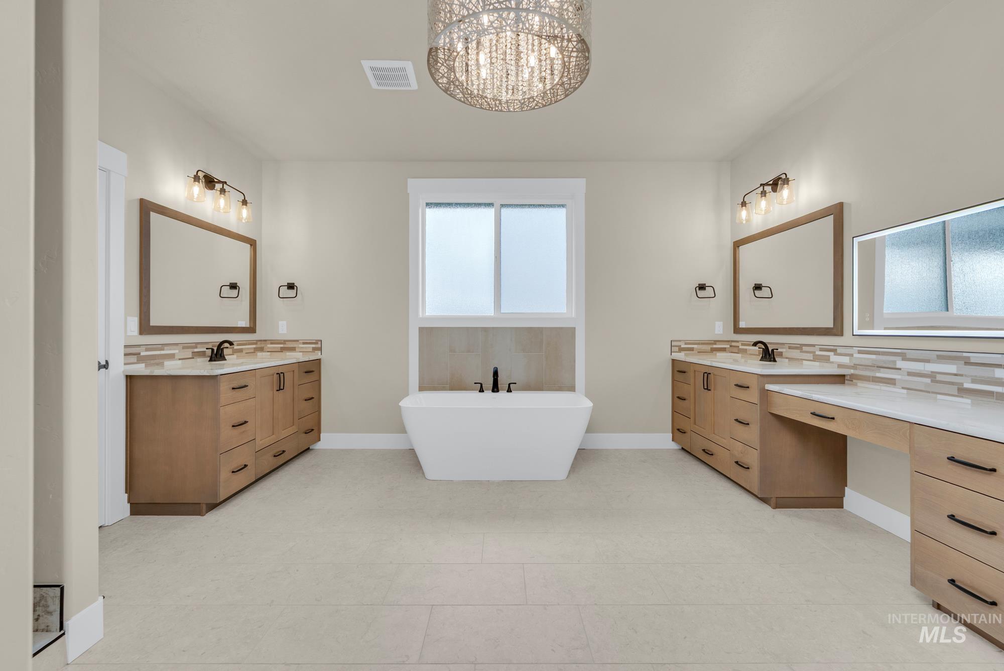 24959 Belgian Way, Middleton, Idaho 83644, 4 Bedrooms, 3.5 Bathrooms, Residential For Sale, Price $1,100,000,MLS 98933562