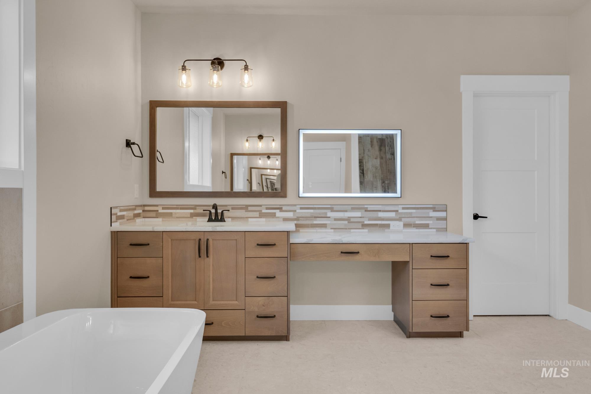 24959 Belgian Way, Middleton, Idaho 83644, 4 Bedrooms, 3.5 Bathrooms, Residential For Sale, Price $1,100,000,MLS 98933562