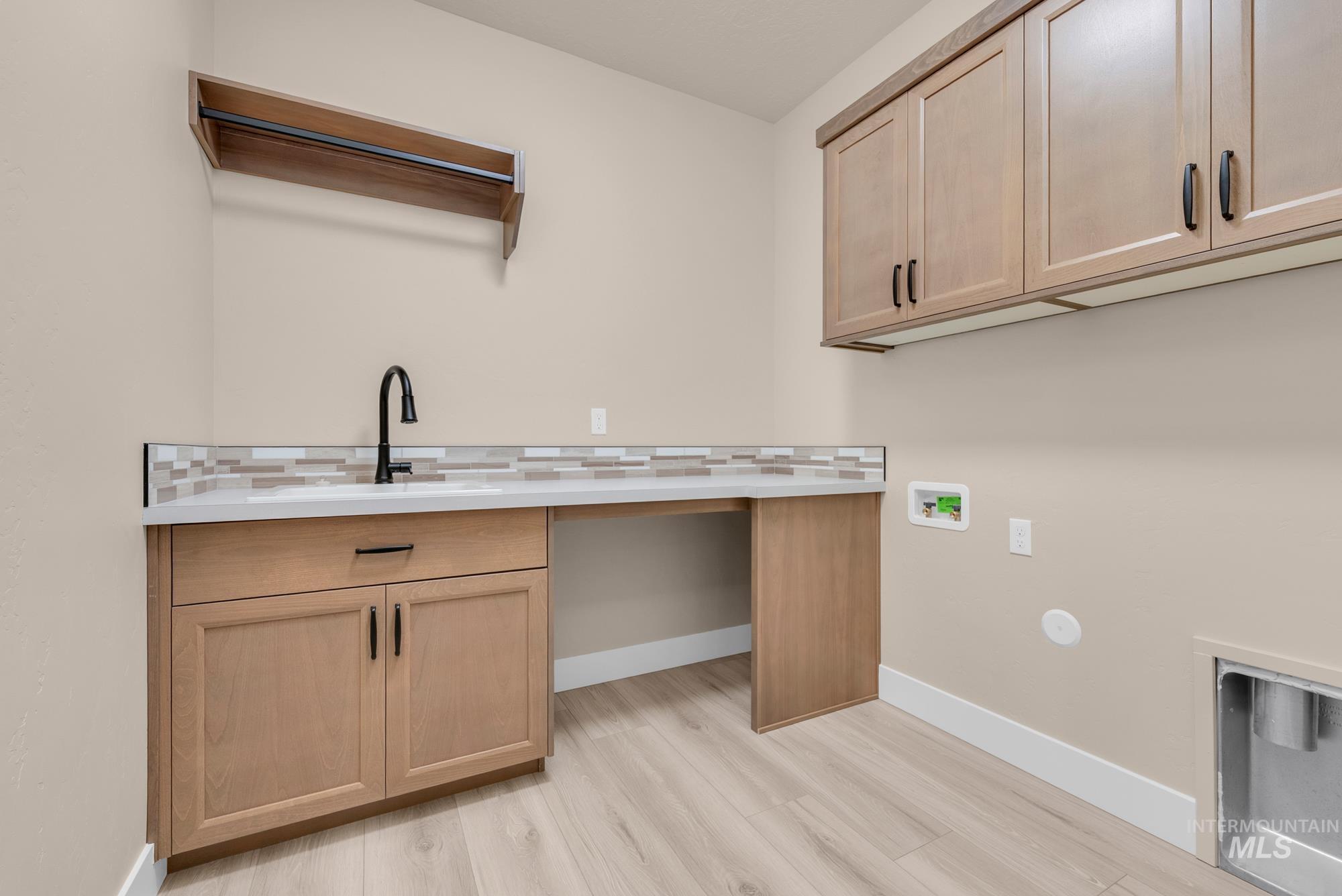 24959 Belgian Way, Middleton, Idaho 83644, 4 Bedrooms, 3.5 Bathrooms, Residential For Sale, Price $1,100,000,MLS 98933562