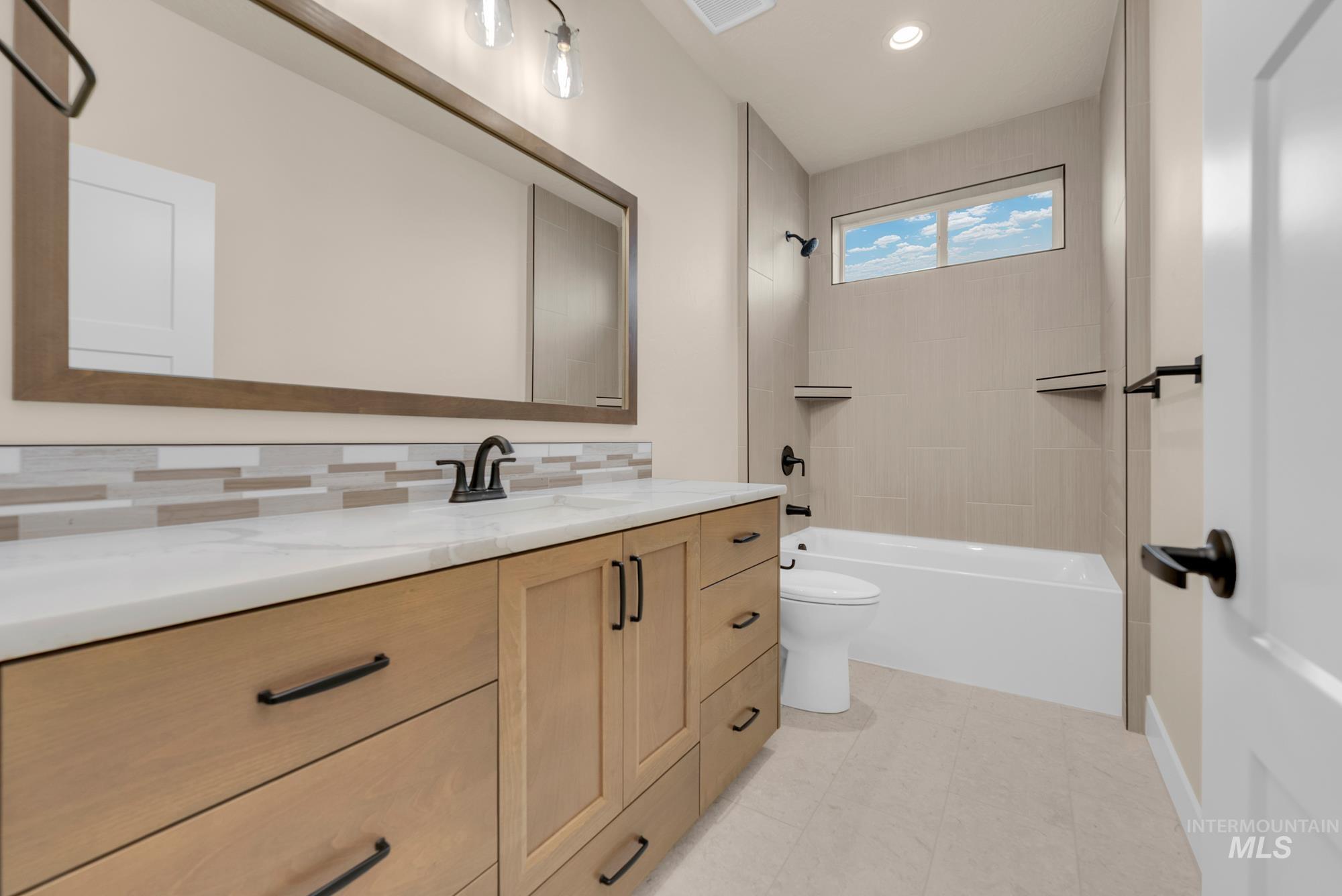 24959 Belgian Way, Middleton, Idaho 83644, 4 Bedrooms, 3.5 Bathrooms, Residential For Sale, Price $1,100,000,MLS 98933562