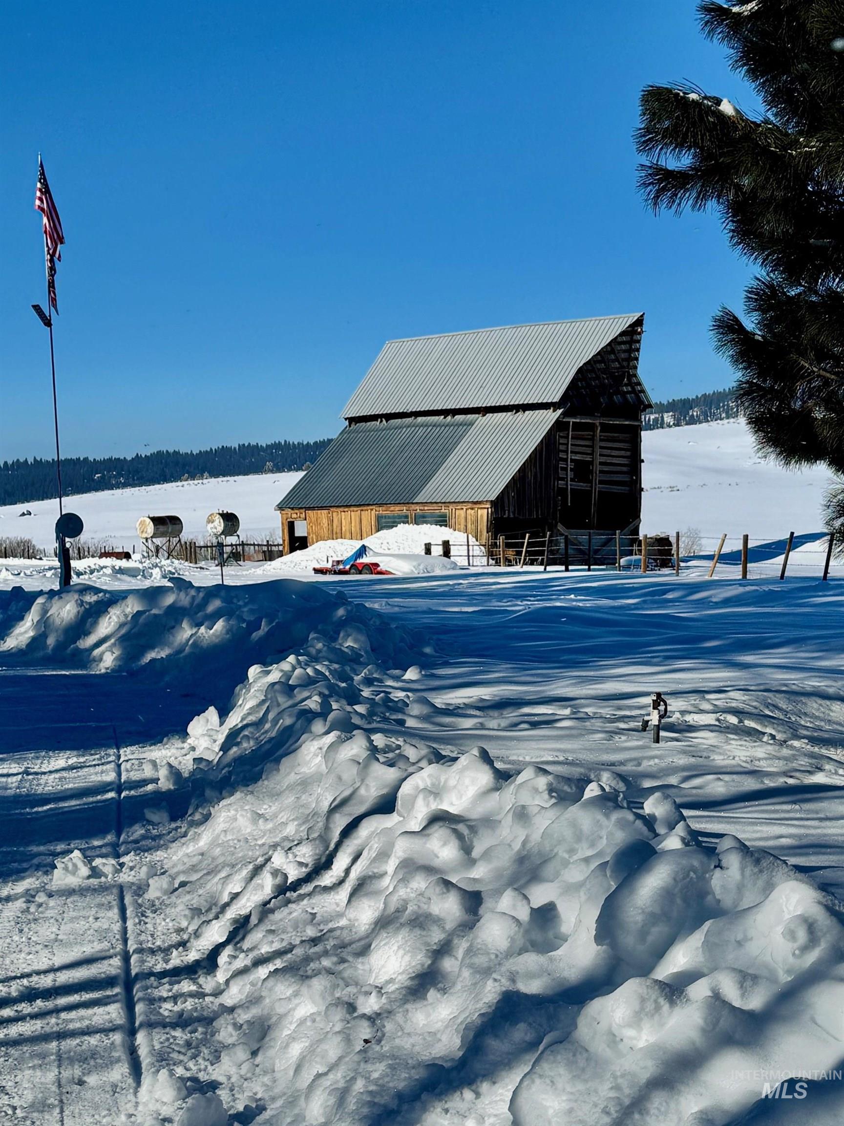 798 & 806 High Valley Rd, High Valley, Idaho 83611, 4 Bedrooms, 2 Bathrooms, Residential For Sale, Price $695,000, 98934520