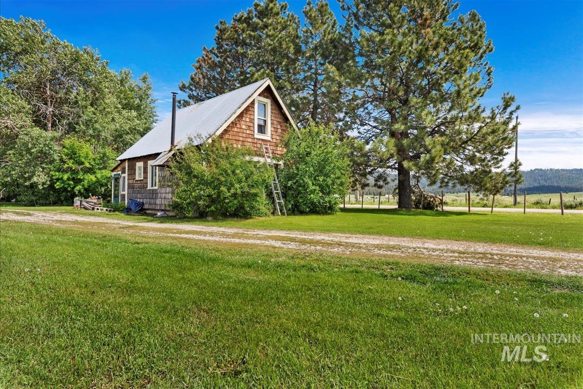 798 and 806 High Valley Rd, High Valley, Idaho 83611, 4 Bedrooms, 2 Bathrooms, Residential For Sale, Price $1,175,000, 98934521