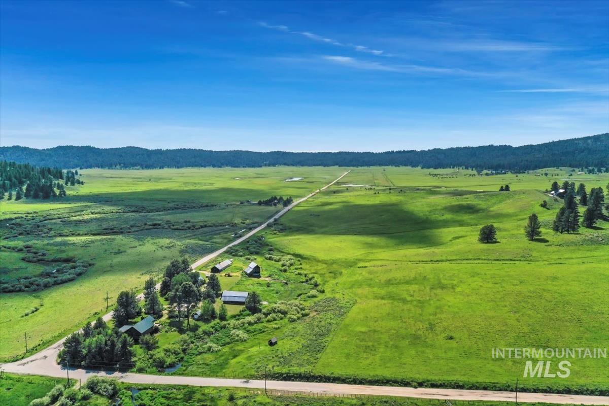 798 and 806 High Valley Rd, High Valley, Idaho 83611, 4 Bedrooms, 2 Bathrooms, Residential For Sale, Price $1,175,000, 98934521