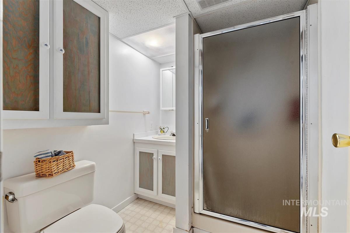 798 and 806 High Valley Rd, High Valley, Idaho 83611, 4 Bedrooms, 2 Bathrooms, Residential For Sale, Price $1,175,000, 98934521