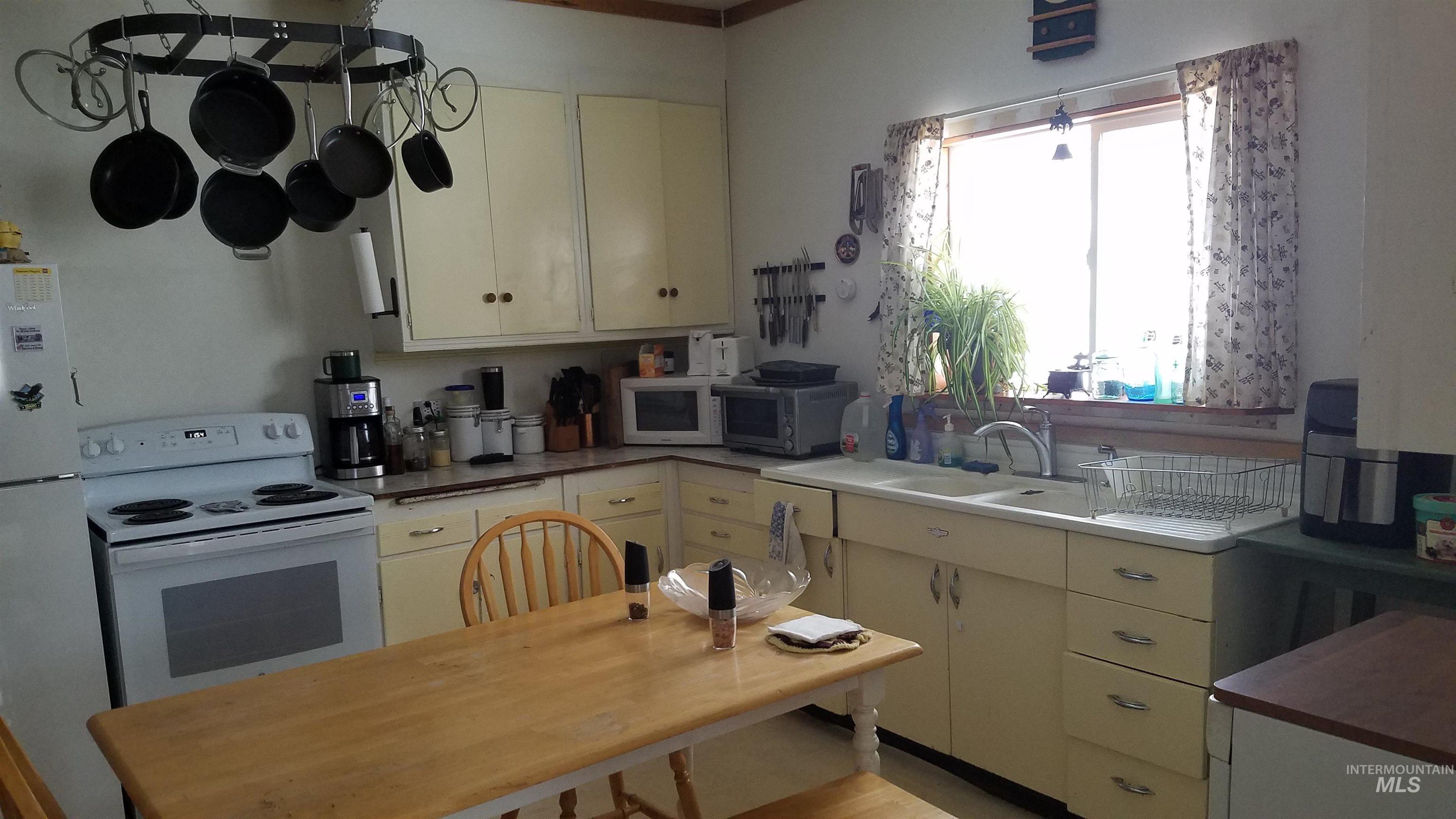 698 Leitch Creek Rd, Kooskia, Idaho 83539, 2 Bedrooms, 1 Bathroom, Residential For Sale, Price $549,000,MLS 98934859