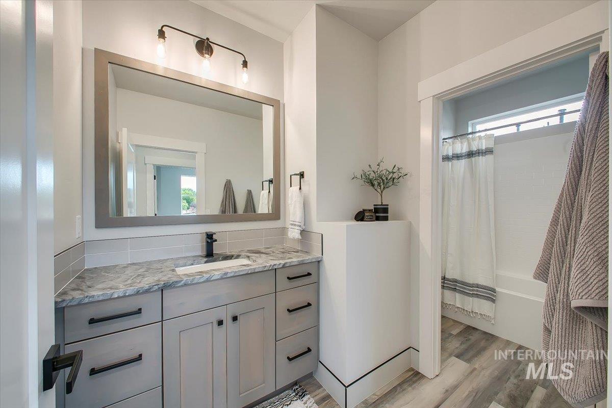 8174 N Breezy Ave, Boise, Idaho 83714, 3 Bedrooms, 2.5 Bathrooms, Residential For Sale, Price $600,000,MLS 98934929