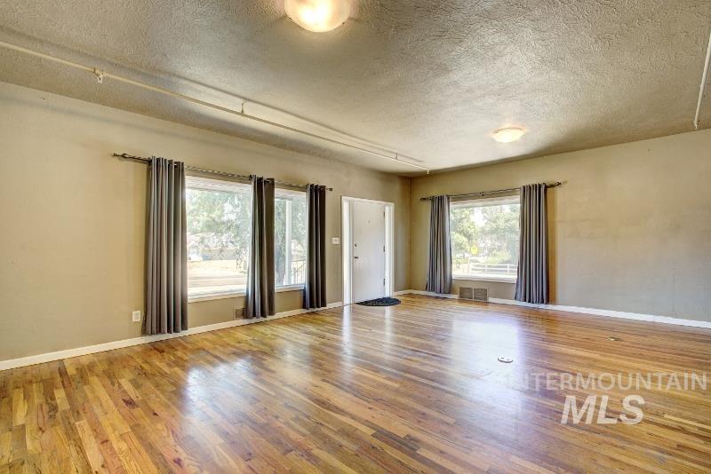 710 E Linden St, Caldwell, Idaho 83605, 4 Bedrooms, 3 Bathrooms, Residential For Sale, Price $574,900, 98935646