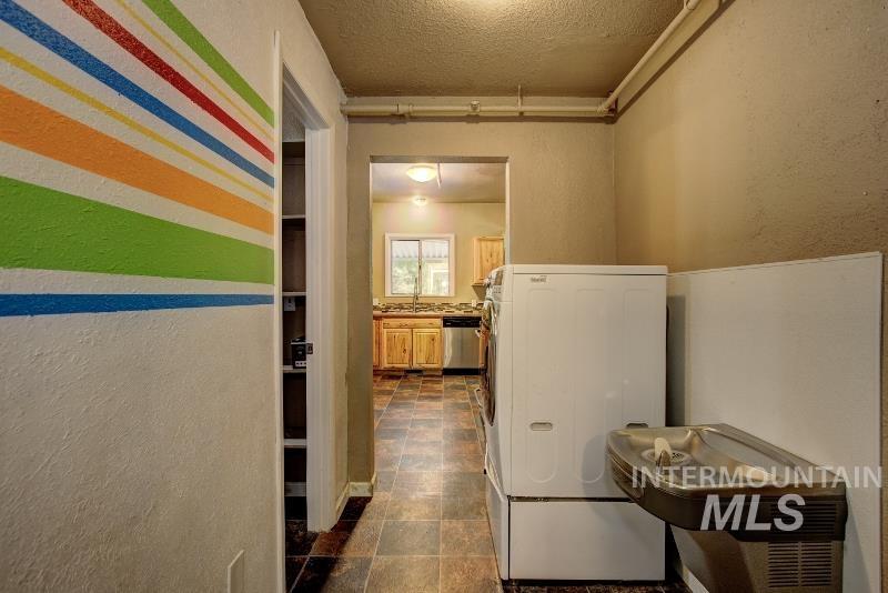 710 E Linden St, Caldwell, Idaho 83605, 4 Bedrooms, 2 Bathrooms, Residential Income For Sale, Price $574,900, 98935648