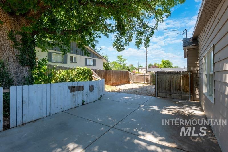 710 E Linden St, Caldwell, Idaho 83605, 4 Bedrooms, 2 Bathrooms, Residential Income For Sale, Price $574,900, 98935648