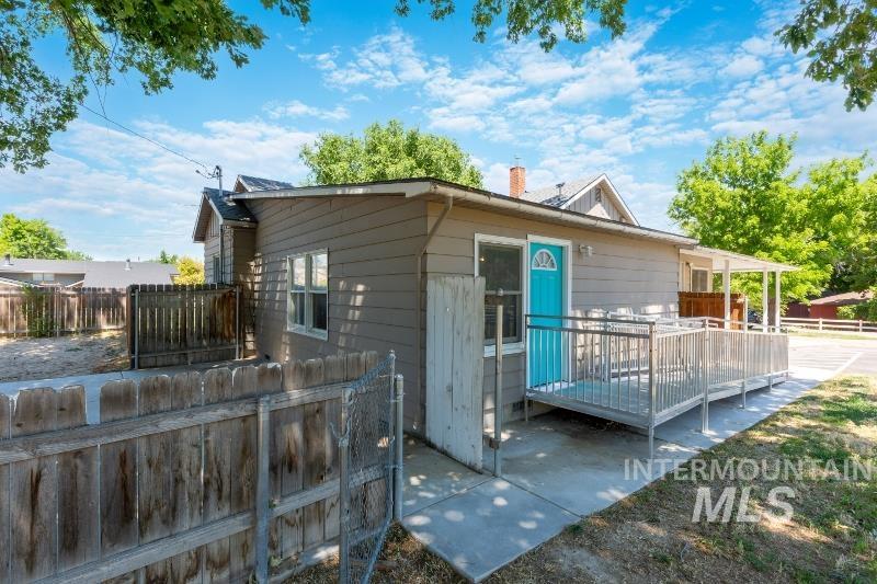 710 E Linden St, Caldwell, Idaho 83605, 4 Bedrooms, 2 Bathrooms, Residential Income For Sale, Price $574,900, 98935648