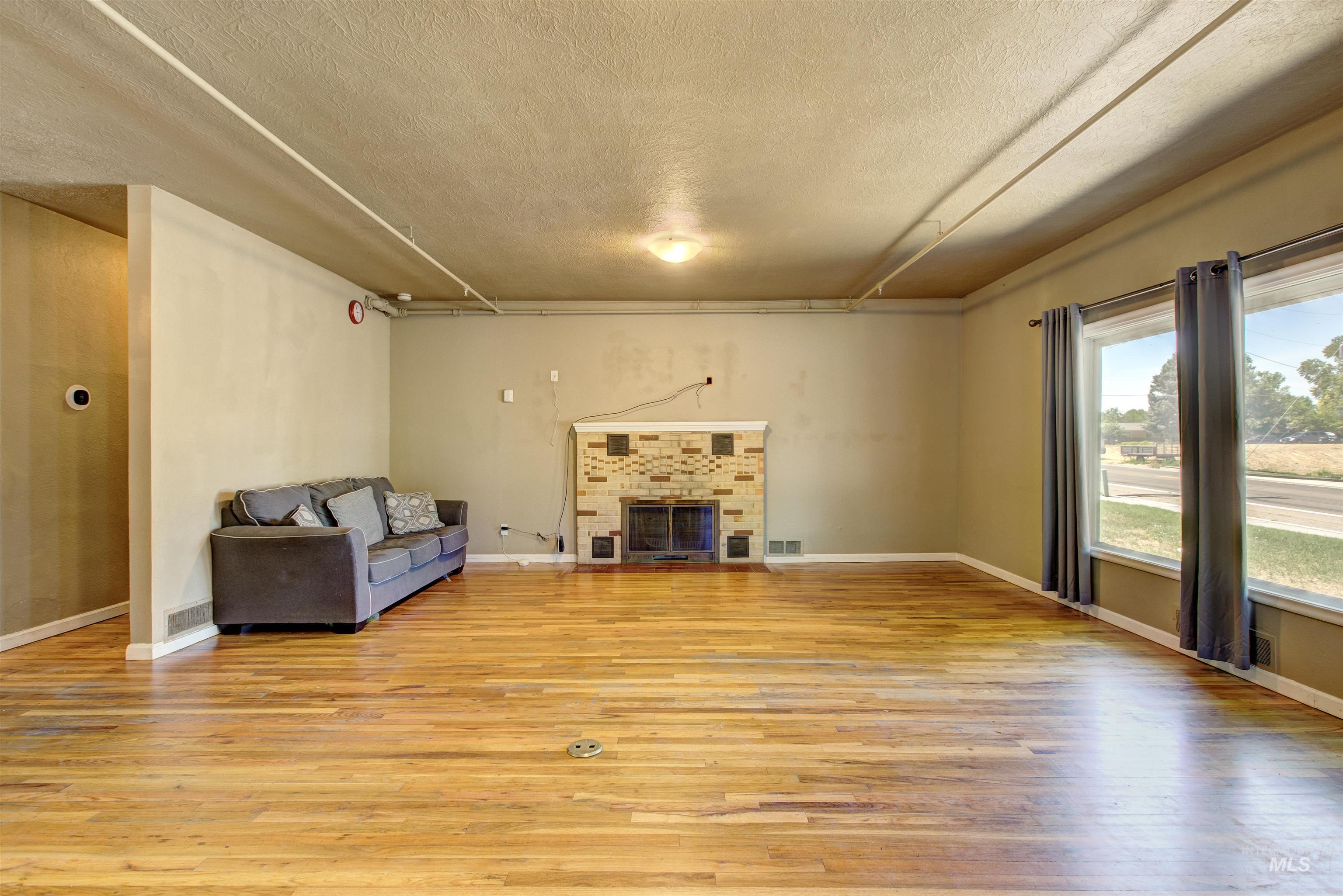 710 E Linden St., Caldwell, Idaho 83605, 4 Bedrooms, Business/Commercial For Sale, Price $574,900, 98935649