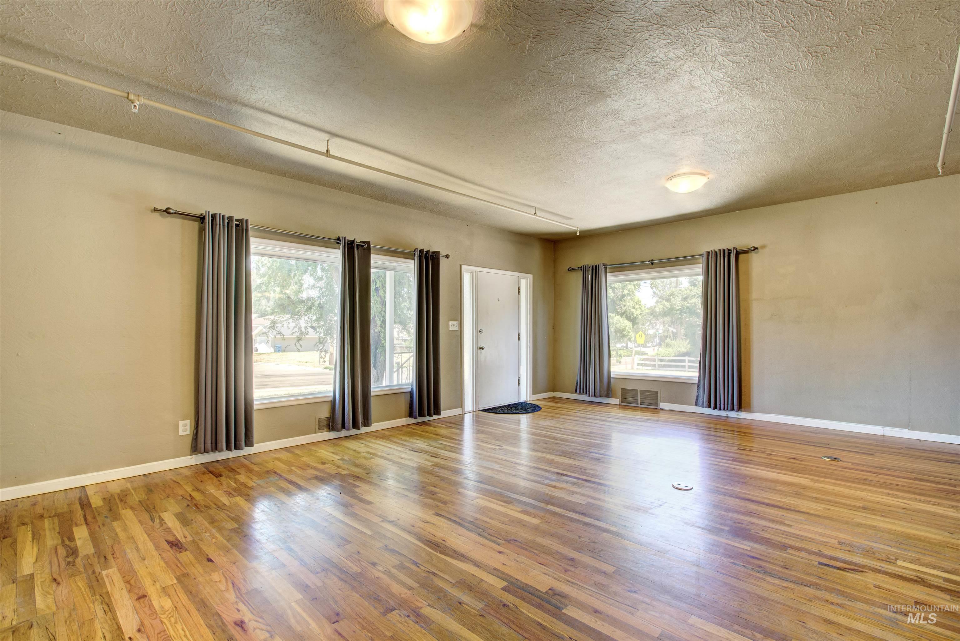 710 E Linden St., Caldwell, Idaho 83605, 4 Bedrooms, Business/Commercial For Sale, Price $574,900, 98935649