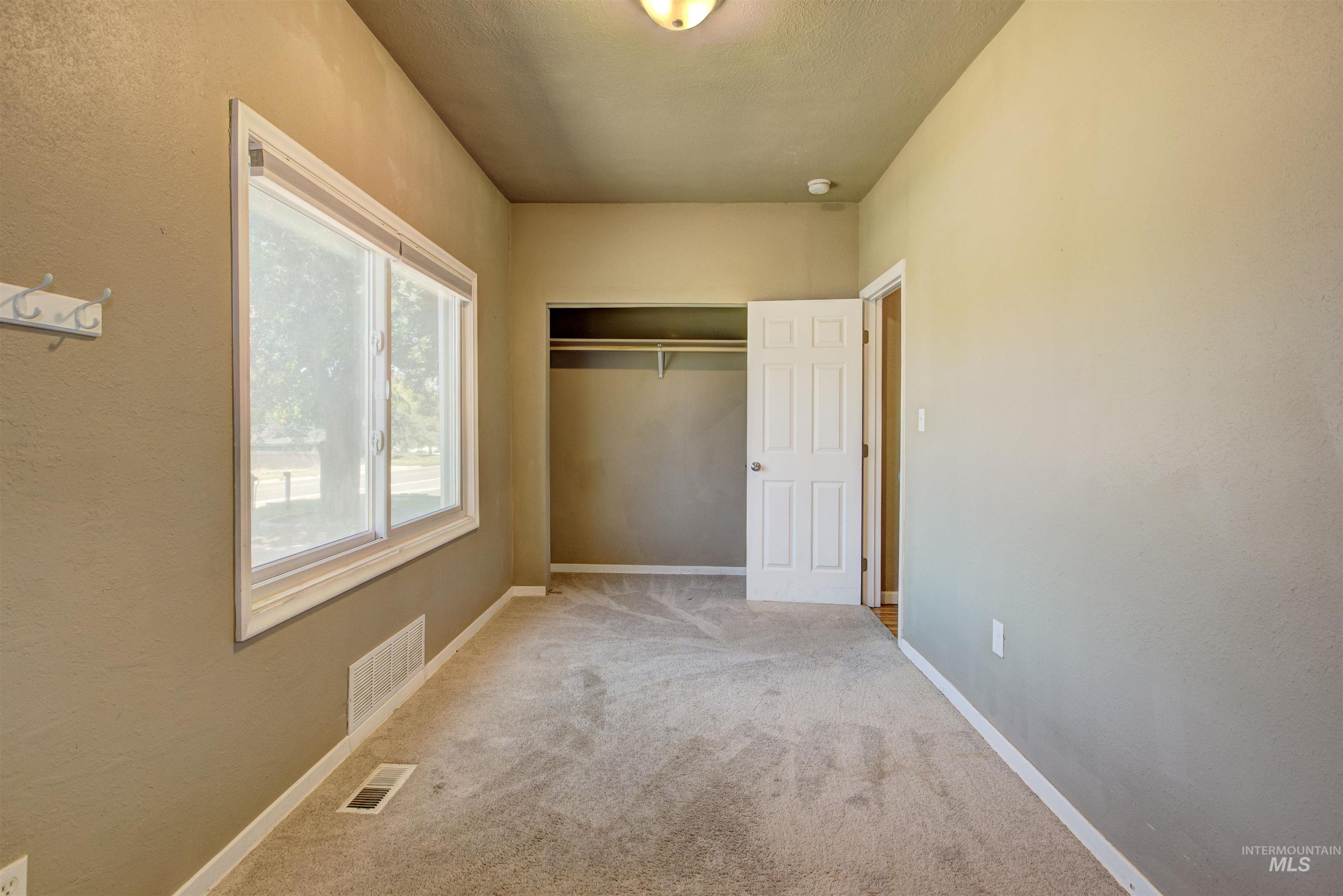 710 E Linden St., Caldwell, Idaho 83605, 4 Bedrooms, Business/Commercial For Sale, Price $574,900, 98935649