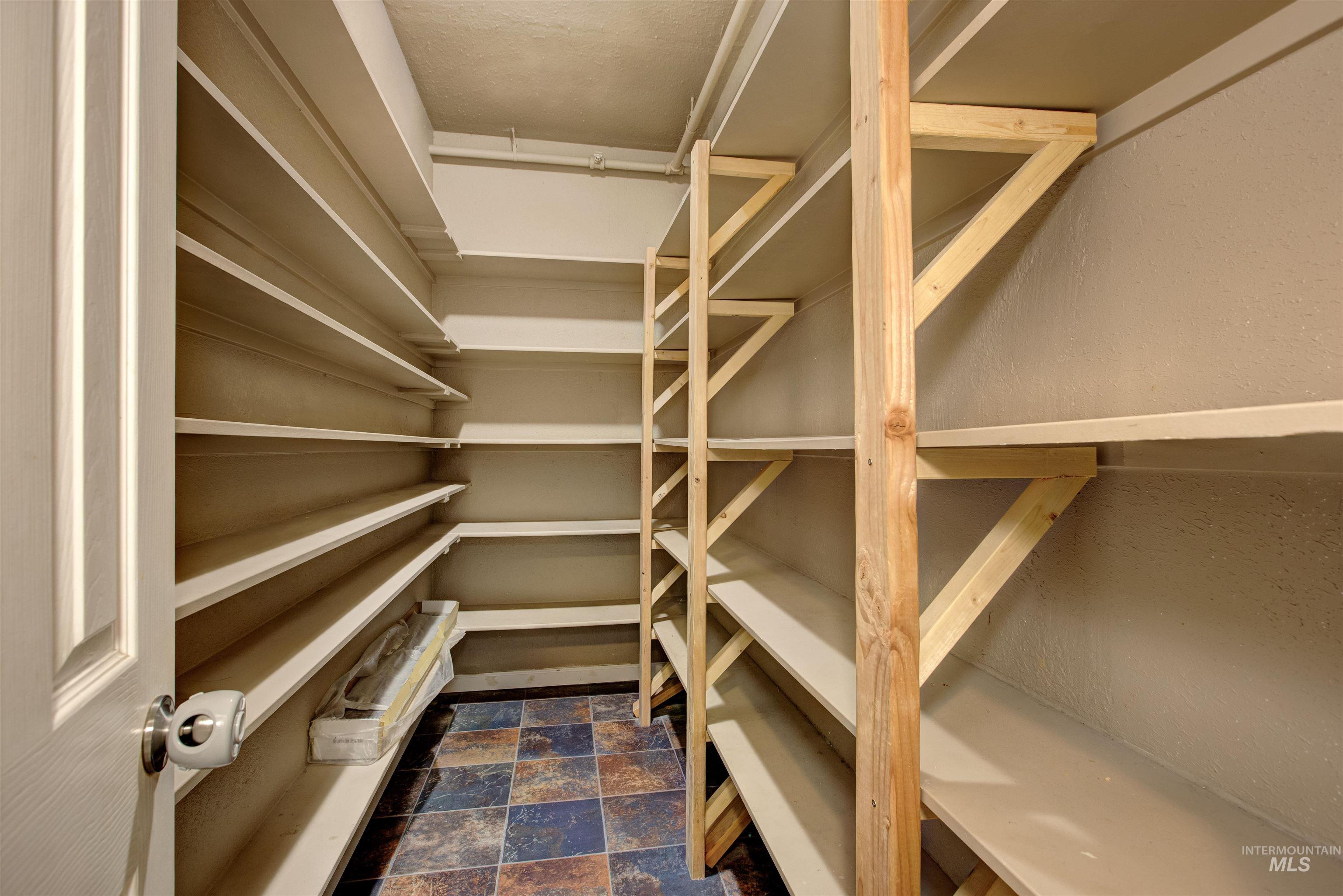 710 E Linden St., Caldwell, Idaho 83605, 4 Bedrooms, Business/Commercial For Sale, Price $574,900, 98935649