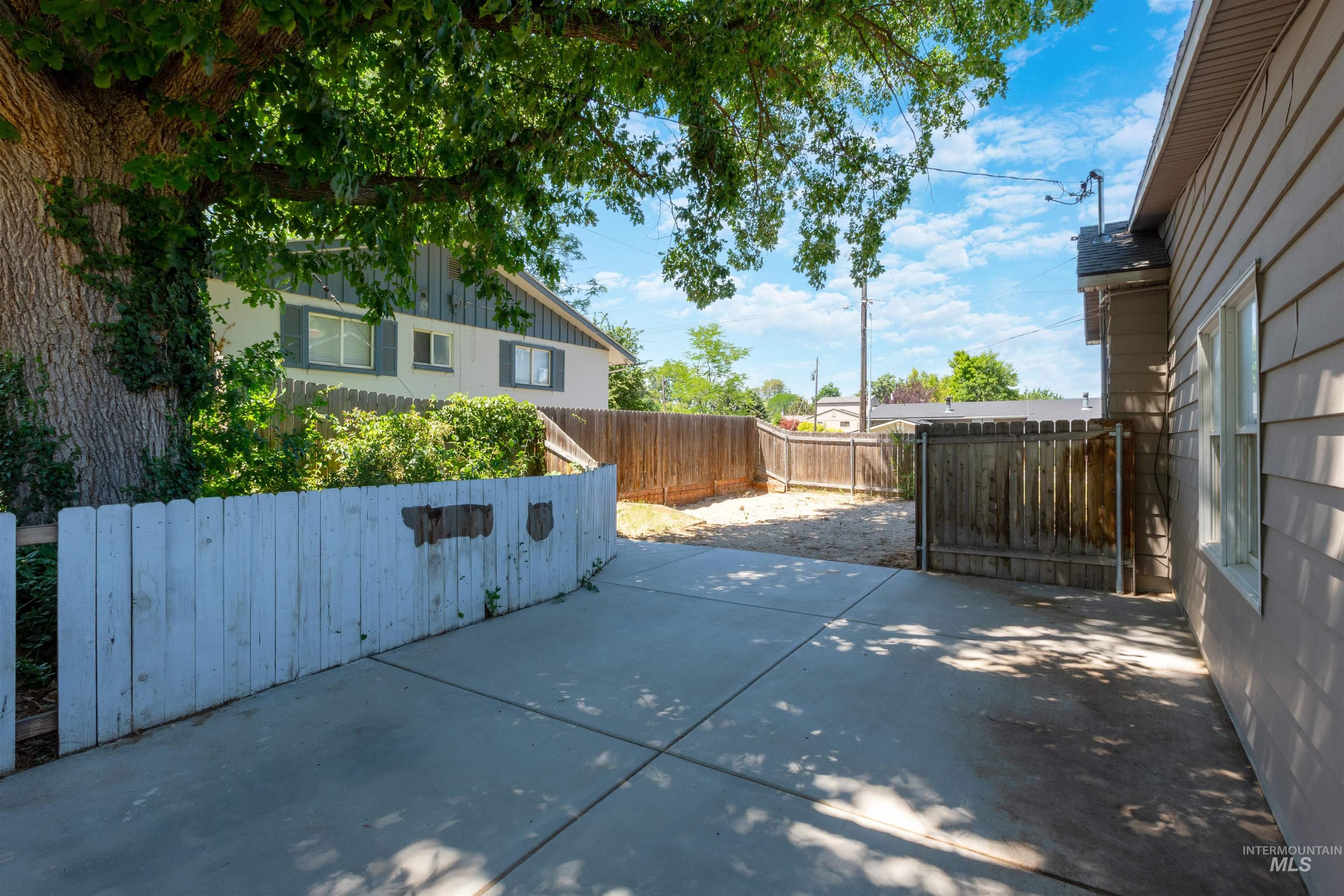 710 E Linden St., Caldwell, Idaho 83605, 4 Bedrooms, Business/Commercial For Sale, Price $574,900, 98935649