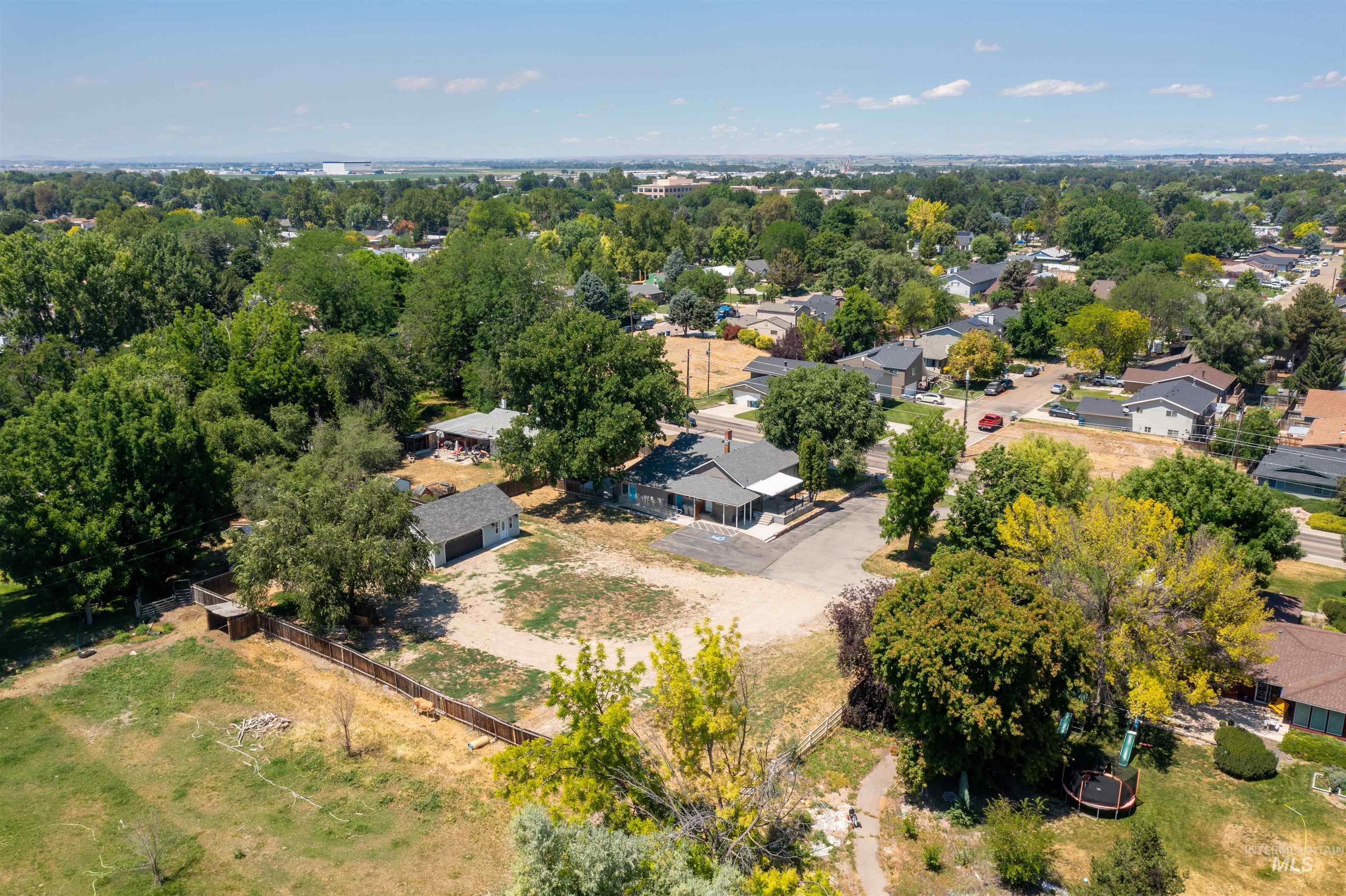 710 E Linden St., Caldwell, Idaho 83605, 4 Bedrooms, Business/Commercial For Sale, Price $574,900, 98935649