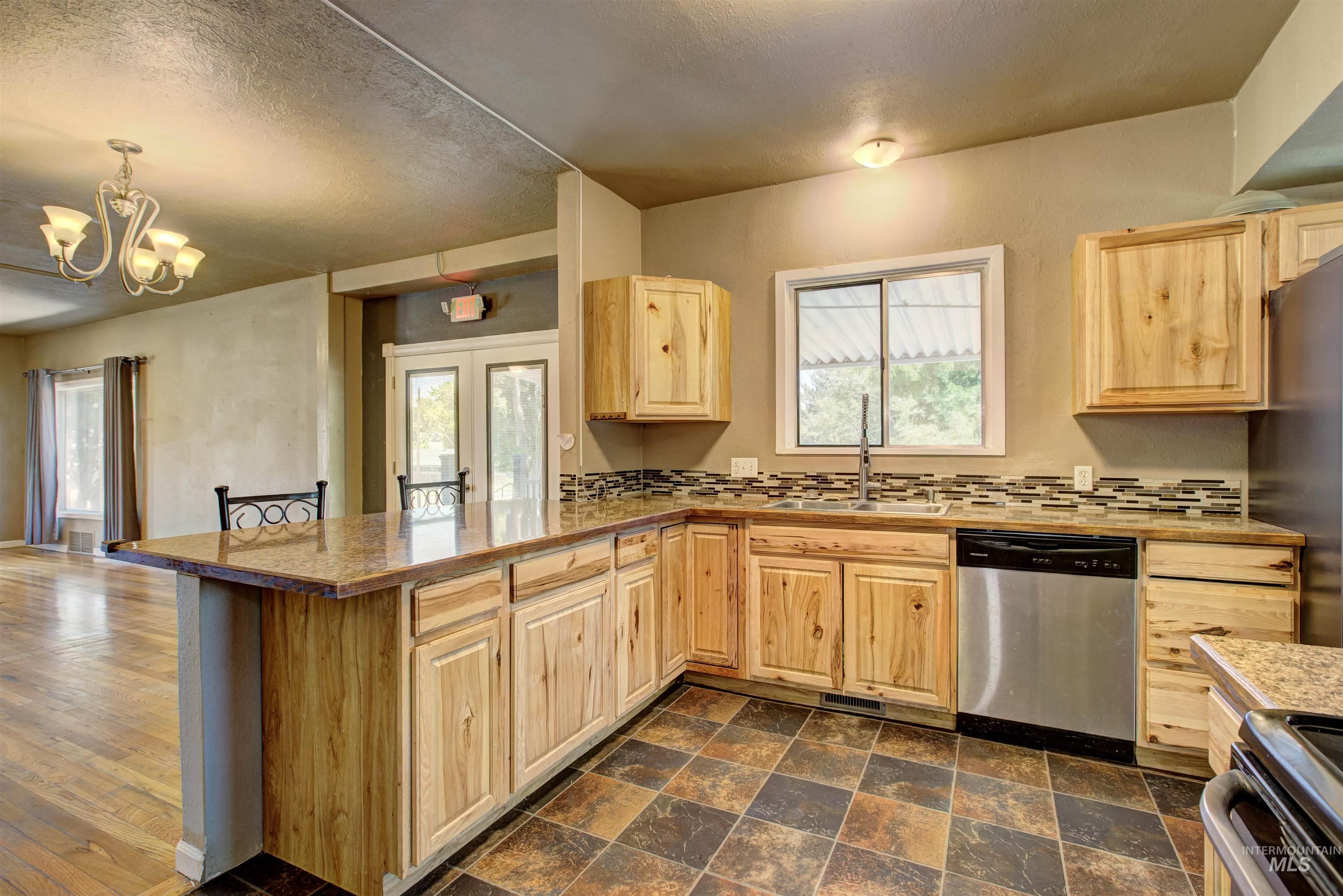 710 E Linden St., Caldwell, Idaho 83605, 4 Bedrooms, Business/Commercial For Sale, Price $574,900, 98935649