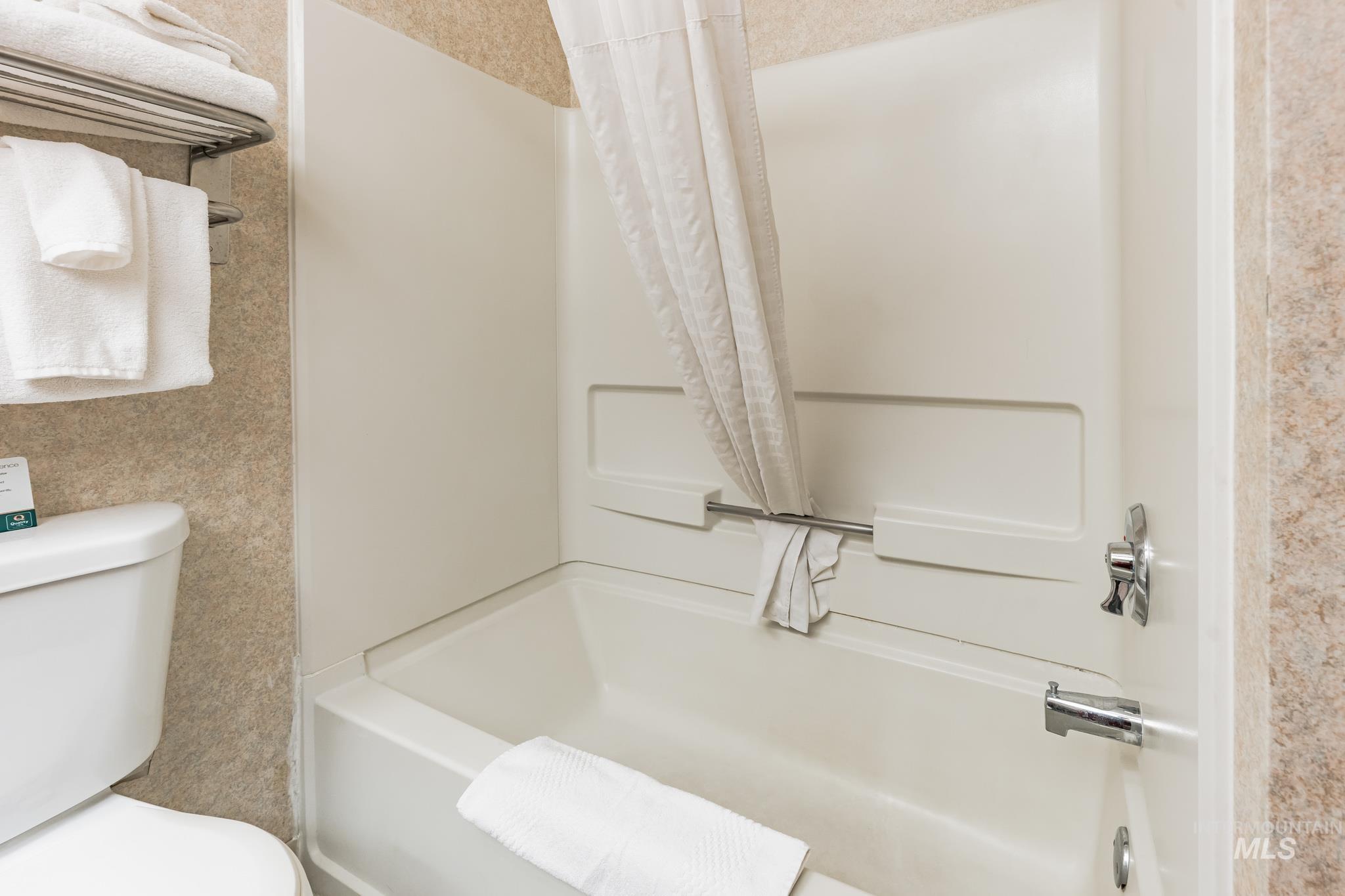 2128 8th Ave, Lewiston, Idaho 83501, 52 Rooms, Business/Commercial For Sale, Price $6,700,000,MLS 98935669