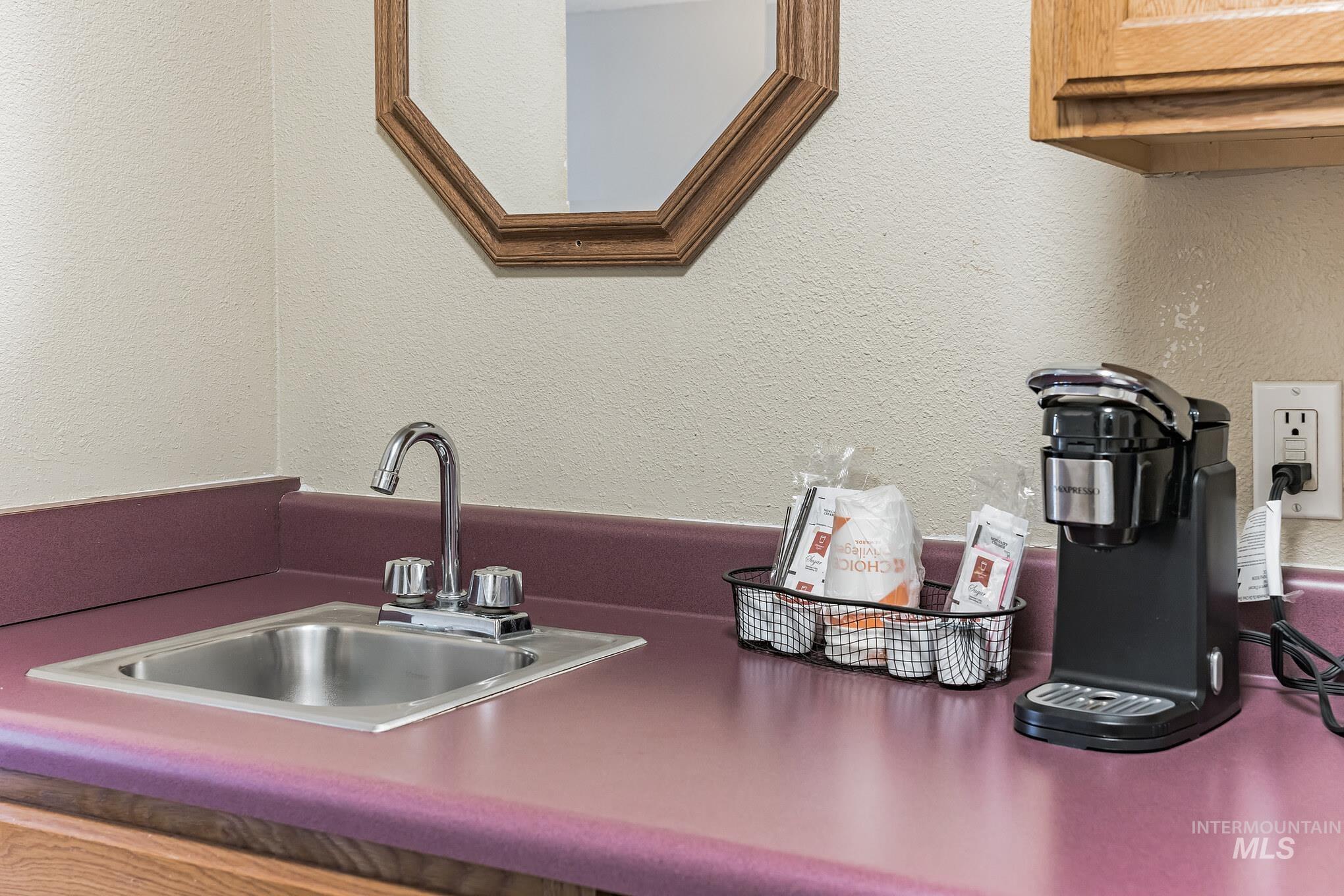 2128 8th Ave, Lewiston, Idaho 83501, 52 Rooms, Business/Commercial For Sale, Price $6,700,000,MLS 98935669