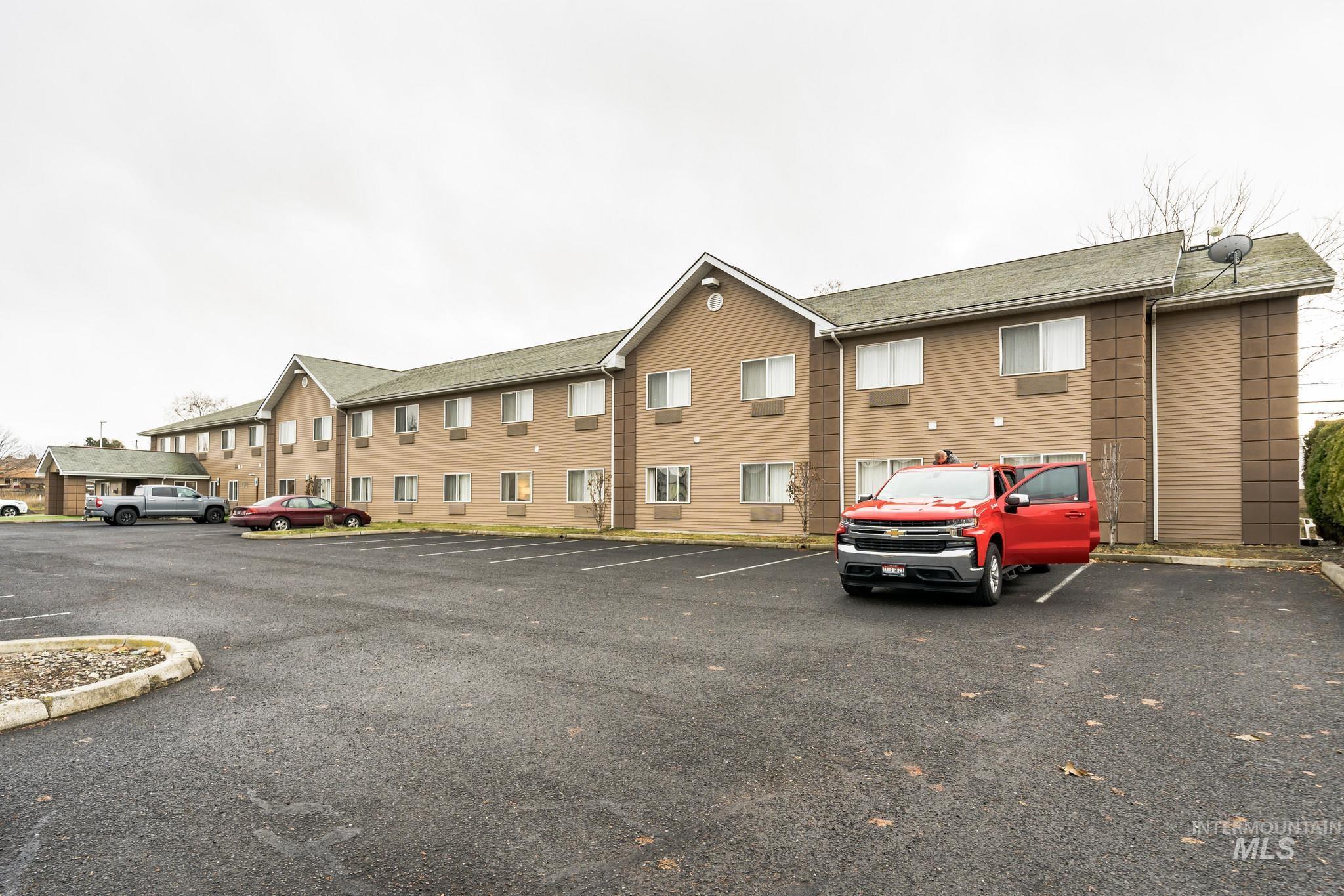 2128 8th Ave, Lewiston, Idaho 83501, 52 Rooms, Business/Commercial For Sale, Price $6,700,000,MLS 98935669