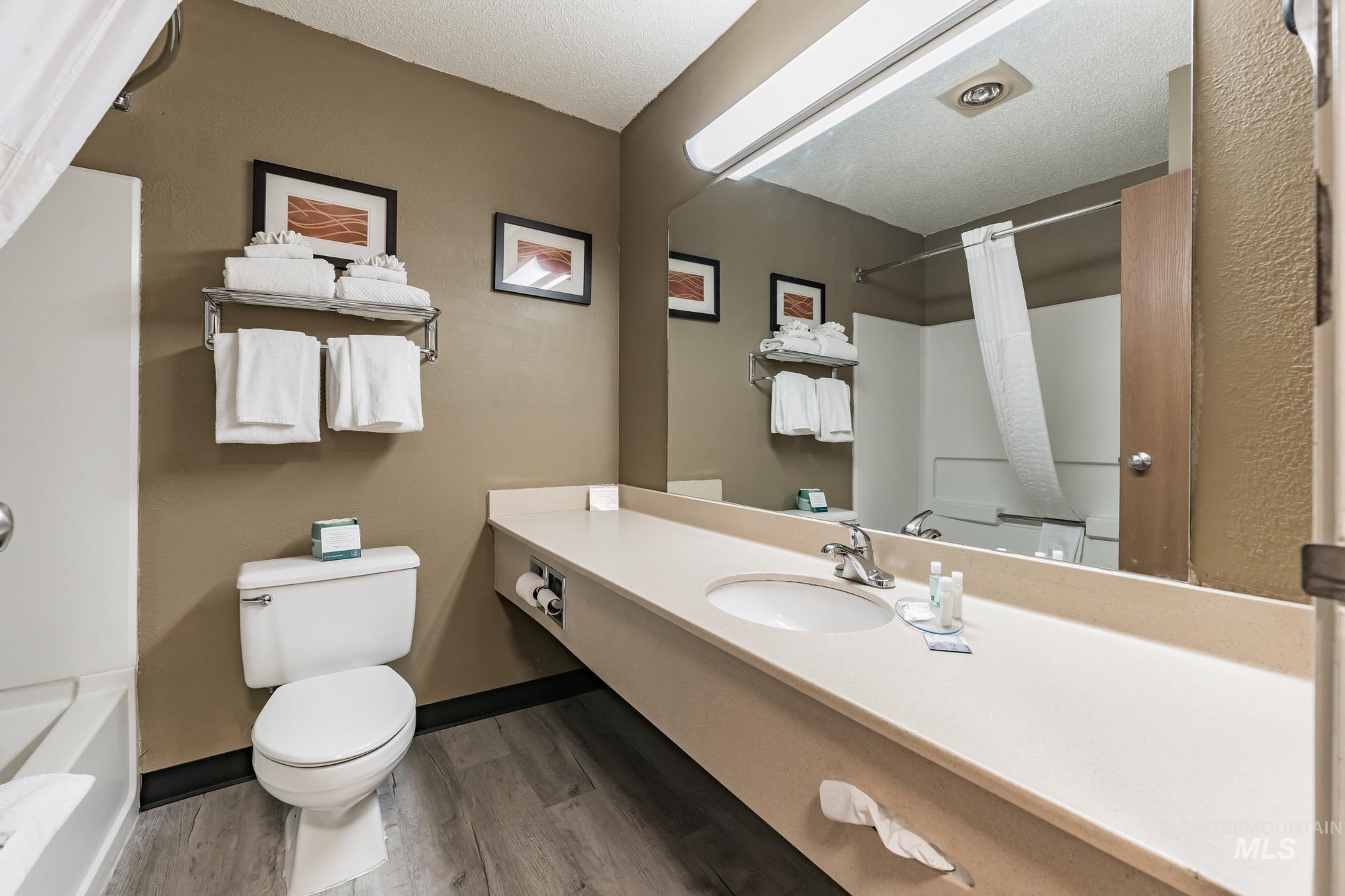 2128 8th Ave, Lewiston, Idaho 83501, 52 Rooms, Business/Commercial For Sale, Price $6,700,000,MLS 98935669